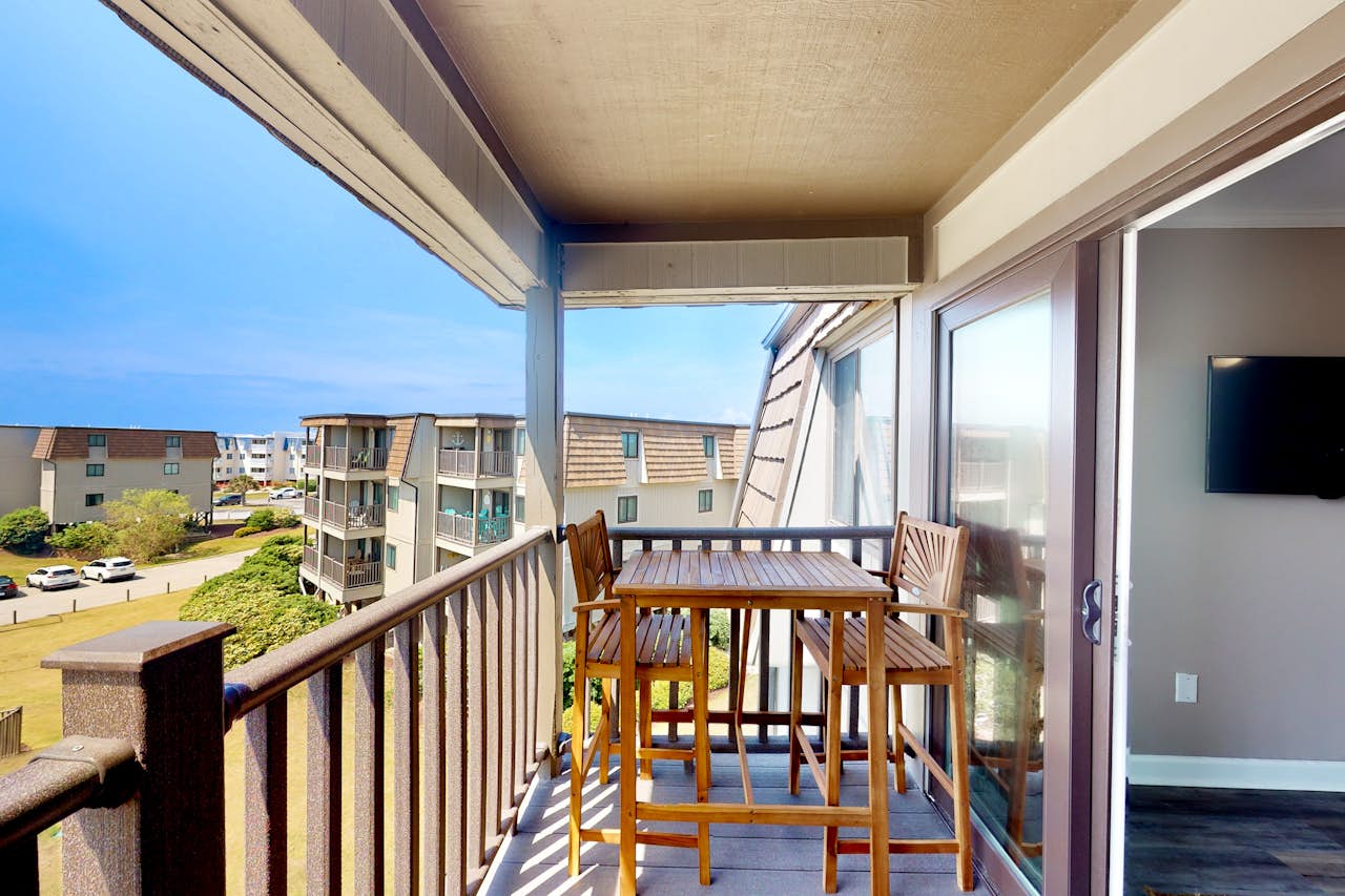 Southwinds E17 Whale Rested 2 BD Atlantic Beach, NC Vacation Rental Vacasa