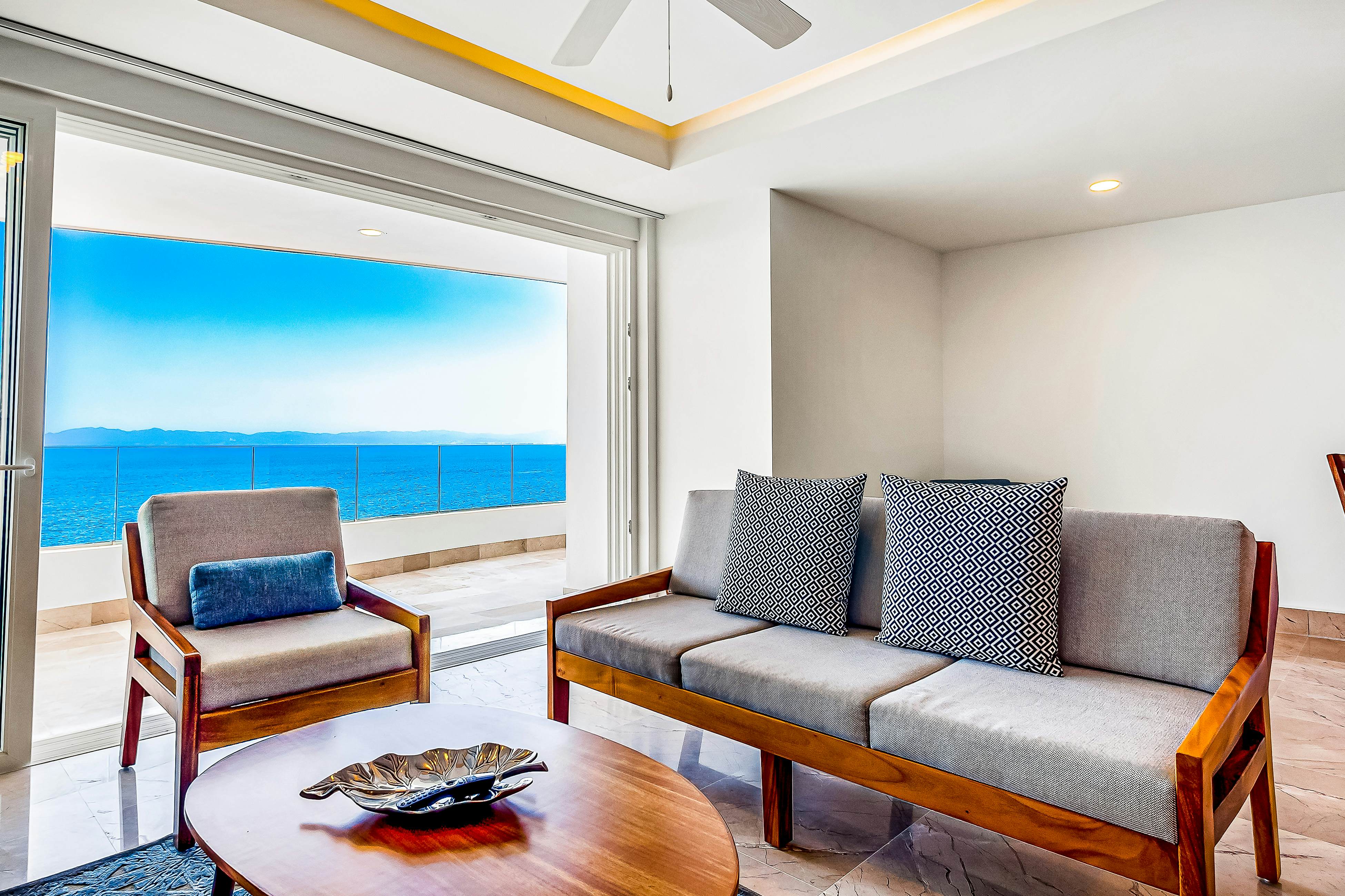 Blue Horizon 903 at Residences