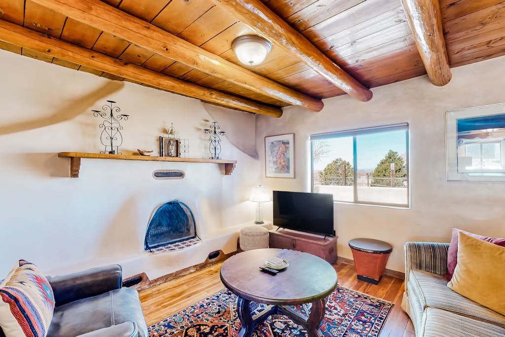 Hacienda Del Canon - Historic Adobe, Mtn Views - Taos, NM