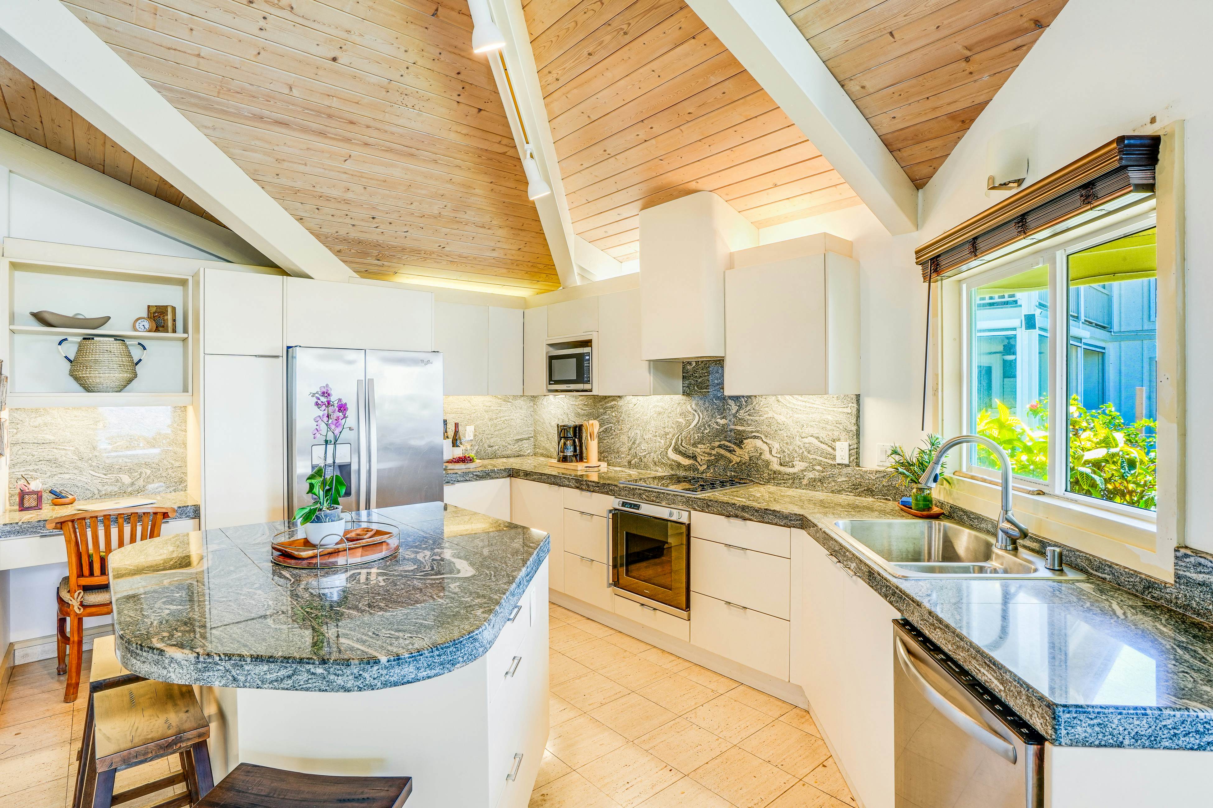 Wena ʻula Escape 3 BD Koloa, HI Vacation Rental Vacasa