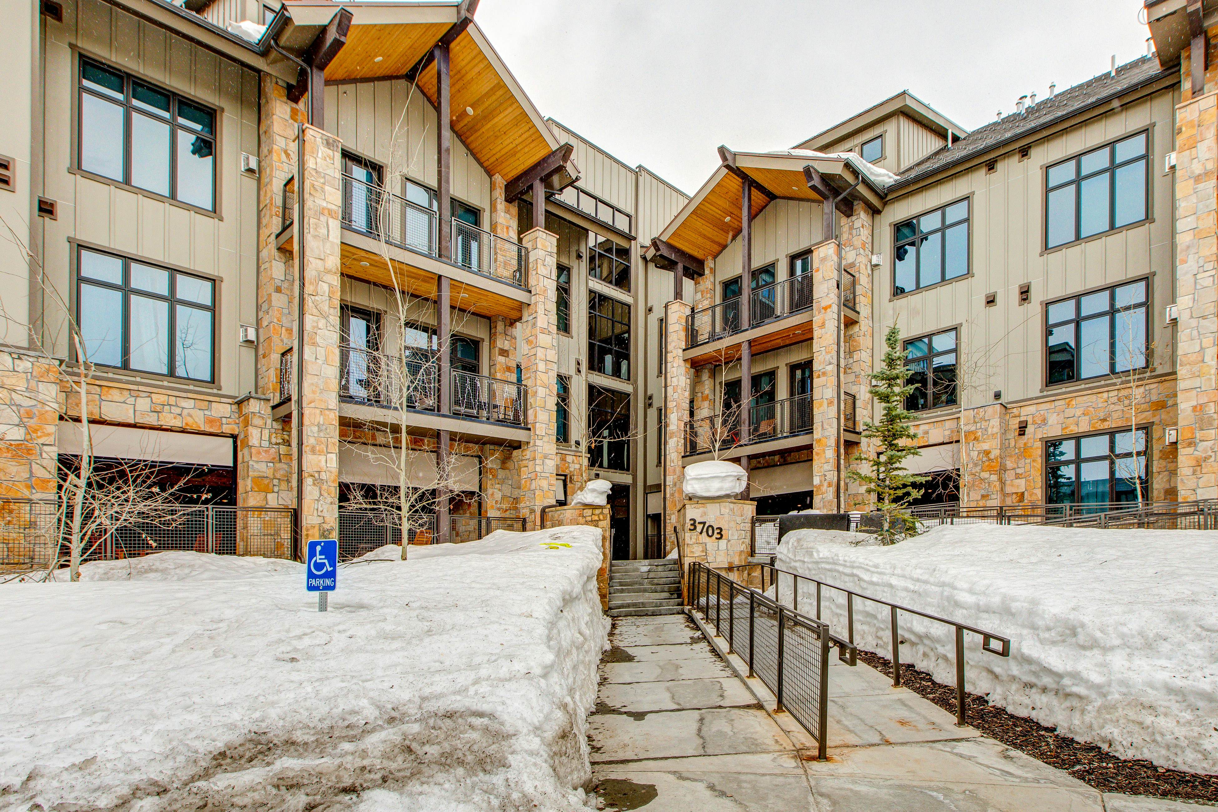 Blackstone Luxury Retreat w/ Loft at the Canyons 312 2 BD Park City