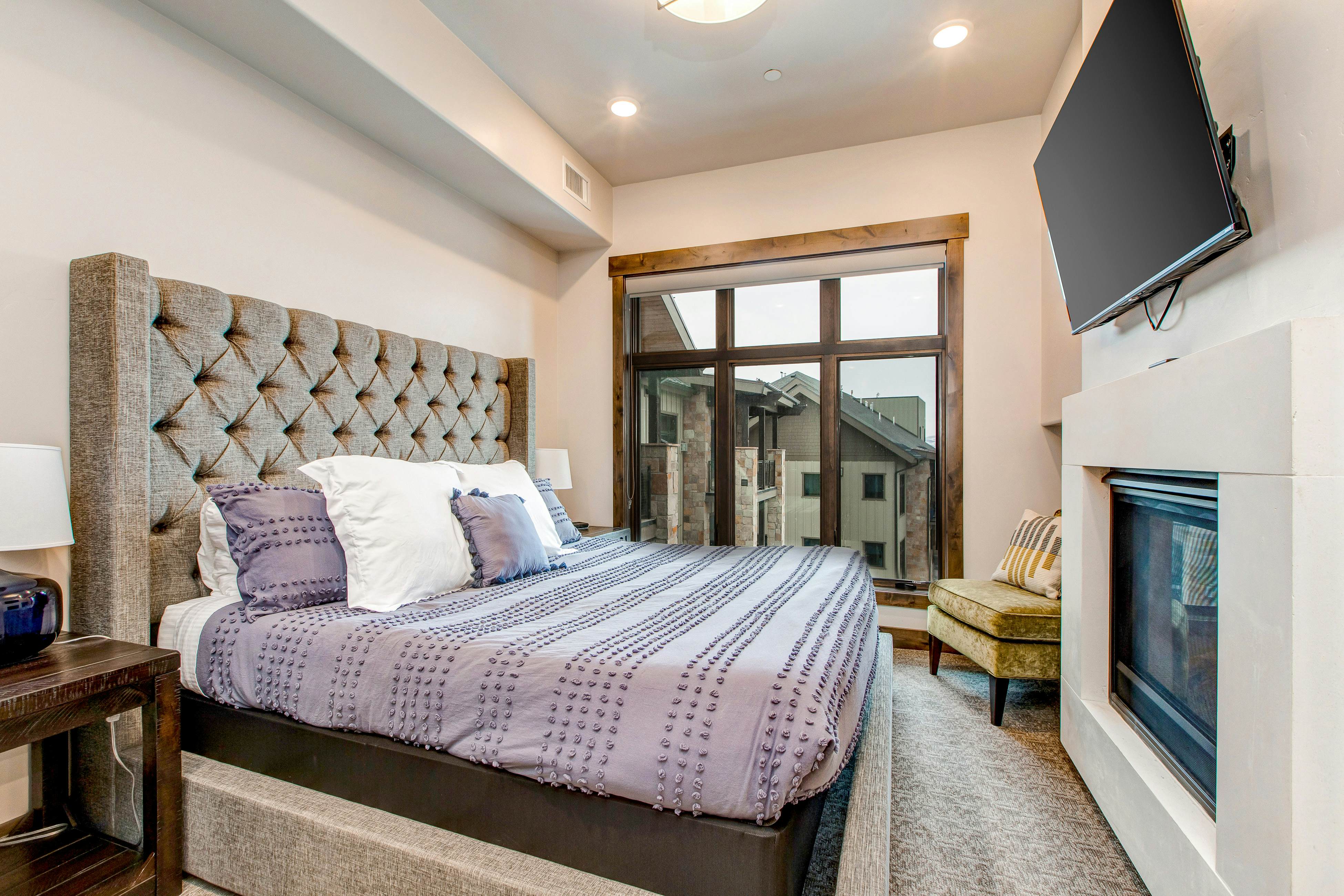 Blackstone Luxury Retreat w/ Loft at the Canyons 312 2 BD Park City