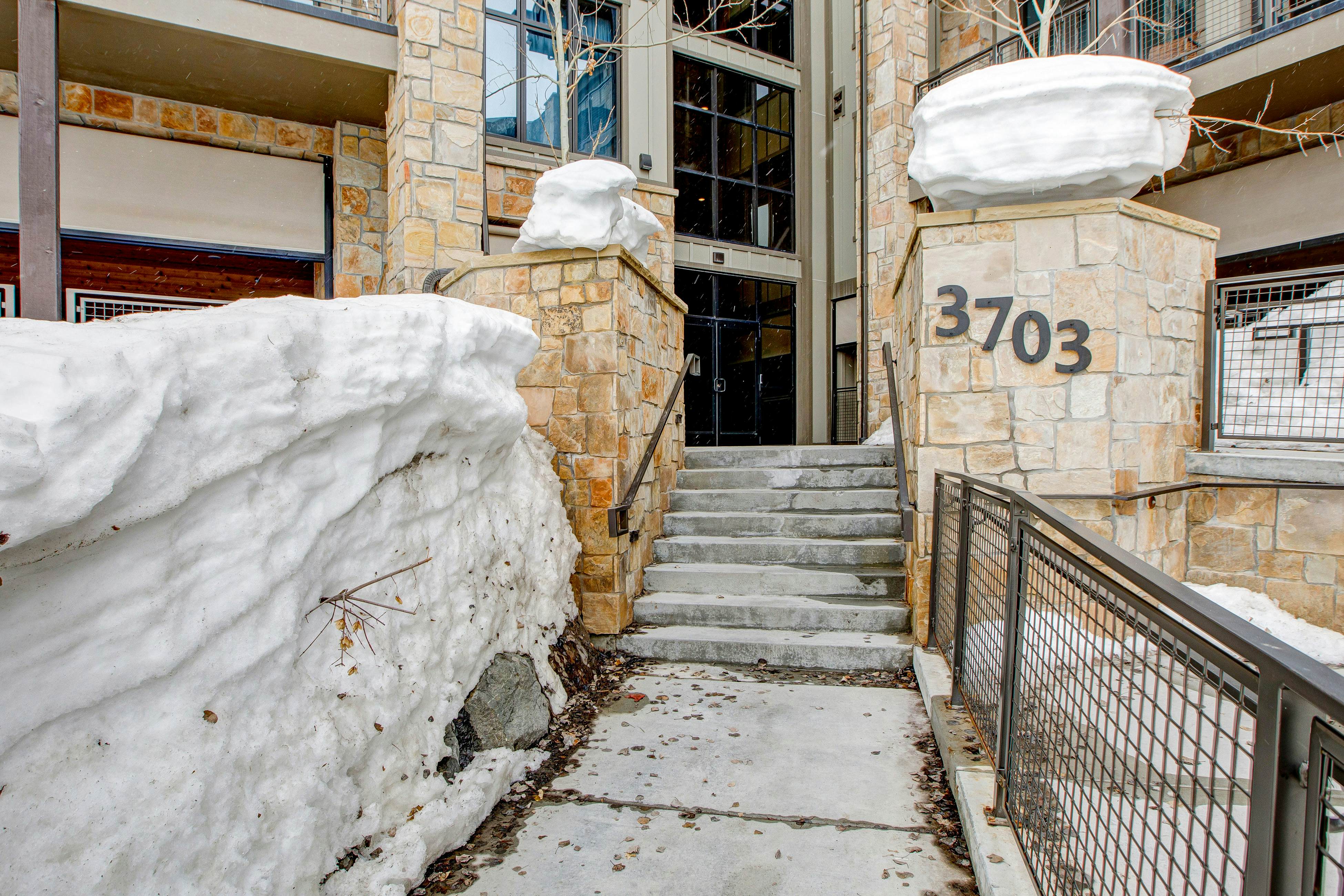 Blackstone Luxury Retreat w/ Loft at the Canyons 312 2 BD Park City