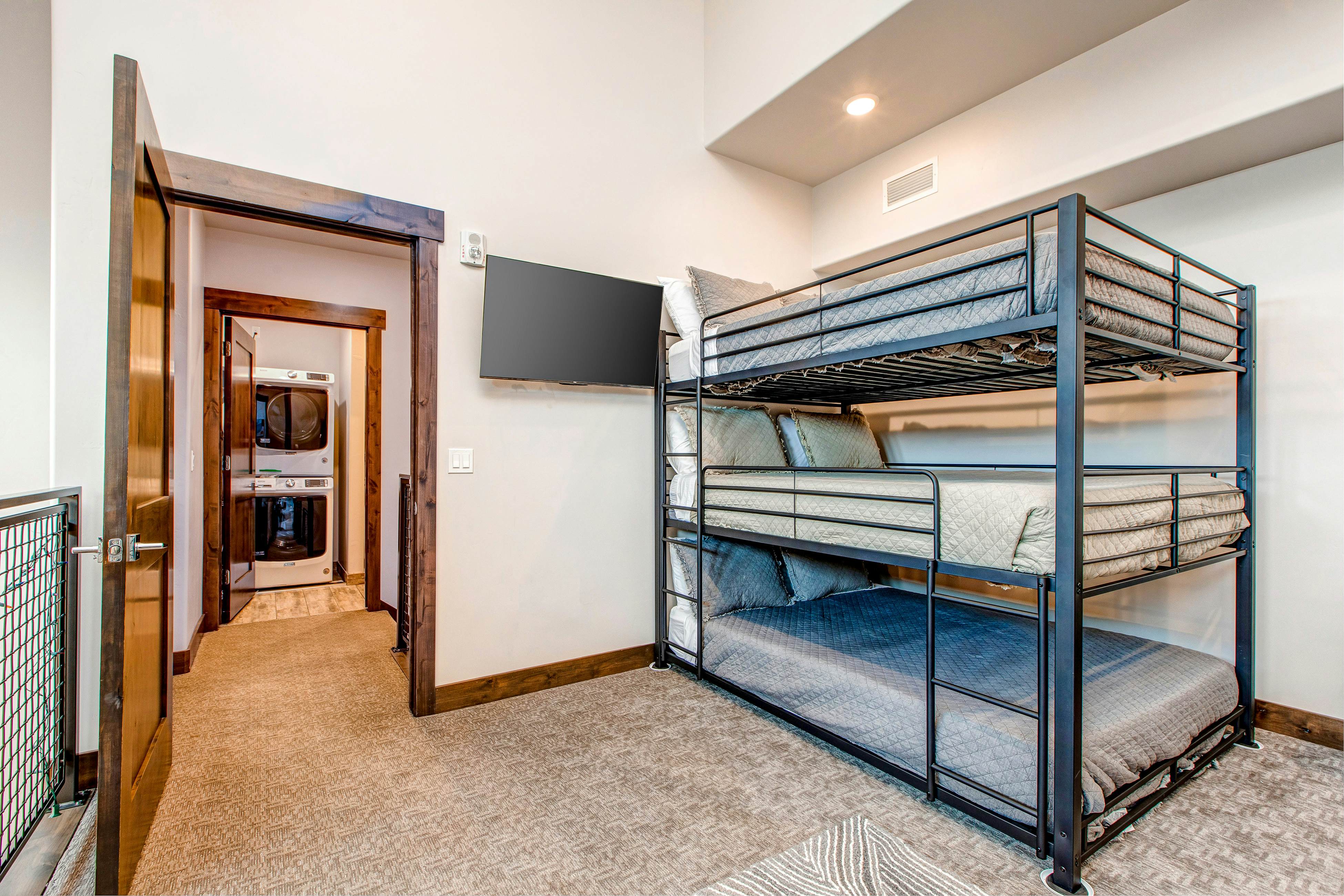 Blackstone Luxury Retreat w/ Loft at the Canyons 312 2 BD Park City