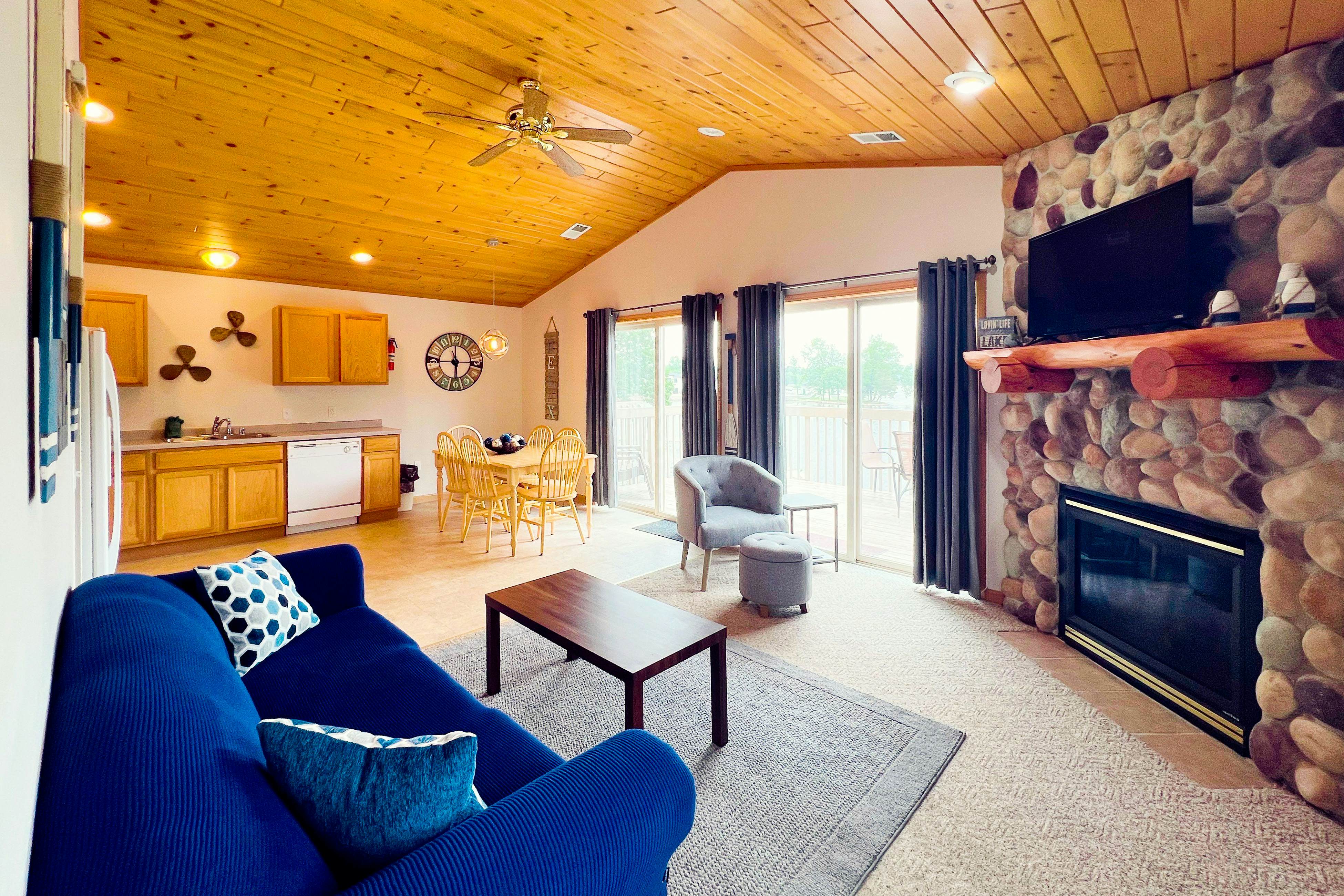 Thunderbird Resort Condo 1040E