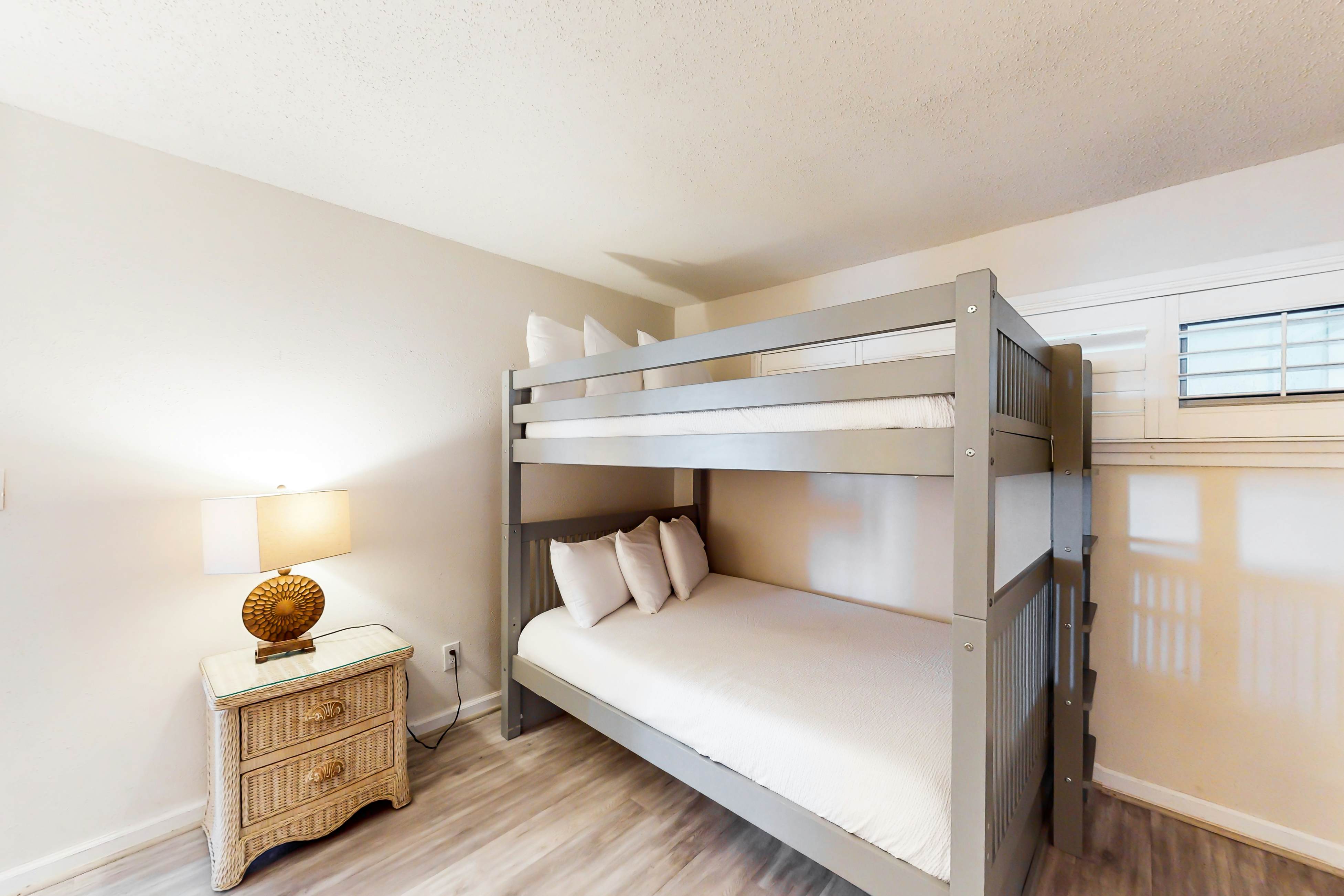 Pinnacle Port B2-405