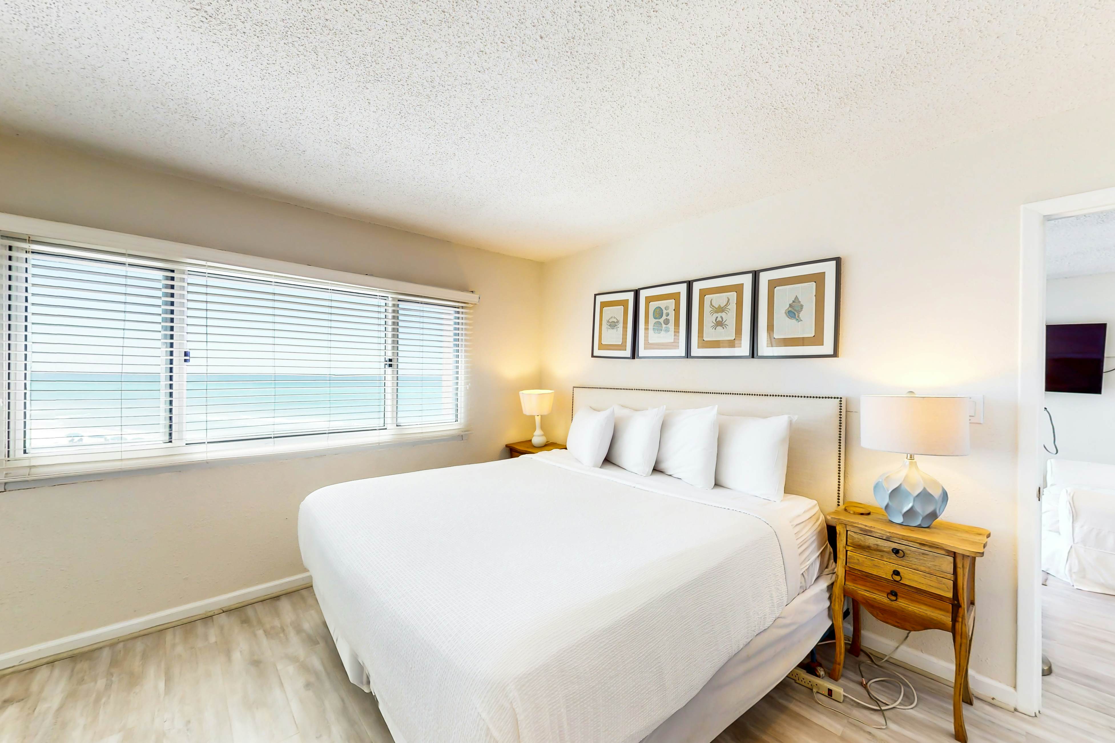 Pinnacle Port B2-405