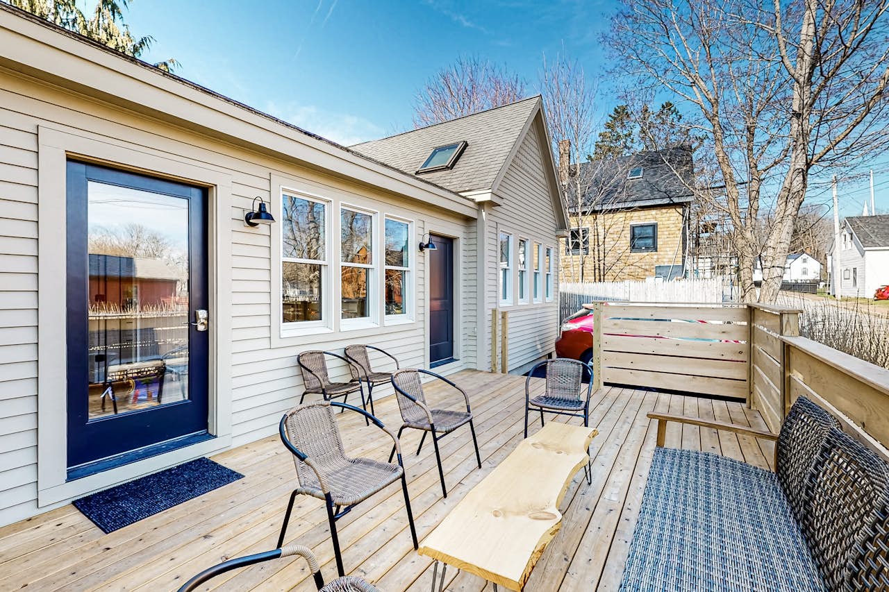 Village Colonial Apartment 1 BD Wiscasset, ME Vacation Rental Vacasa