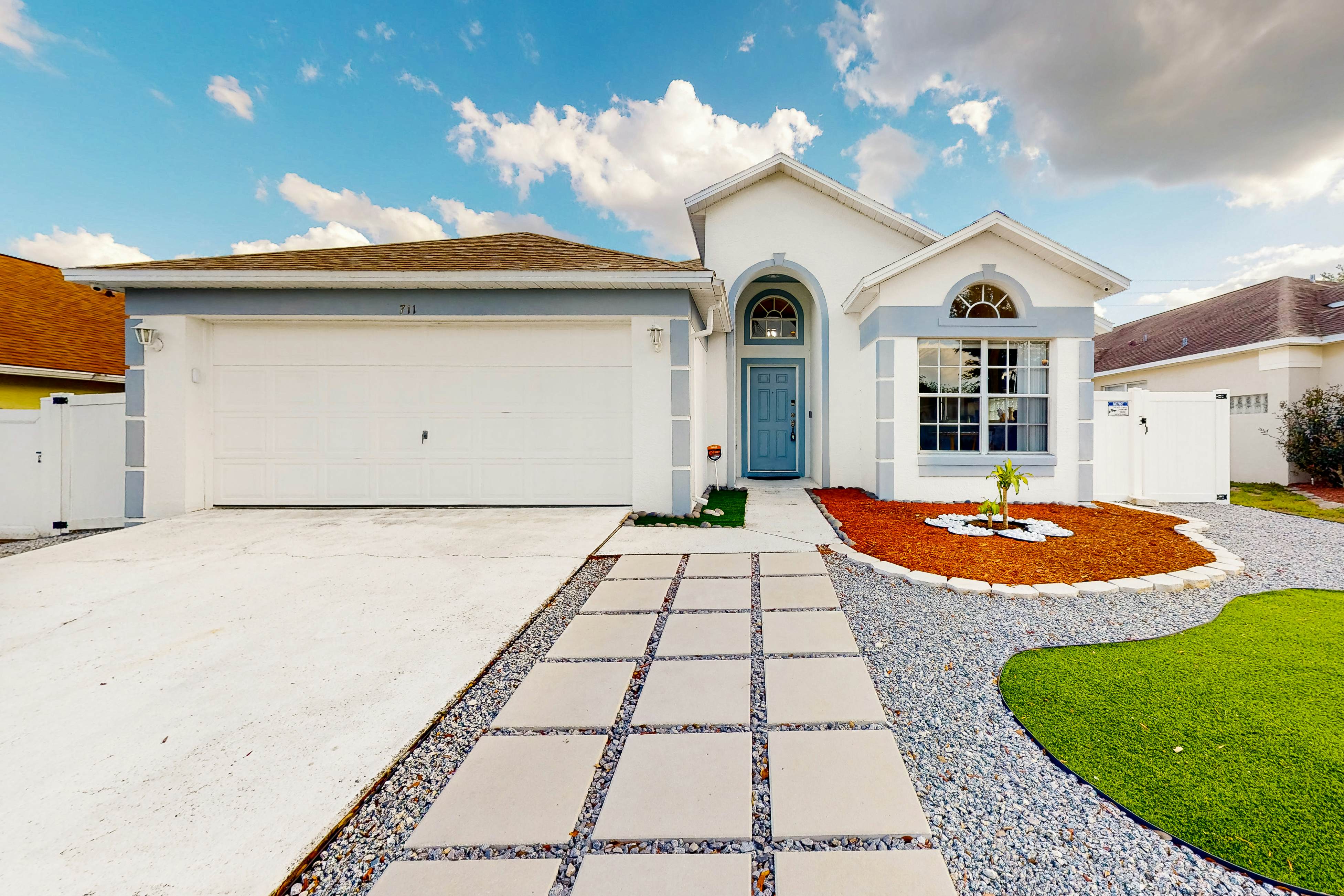 Living on Lake Davenport Blvd 