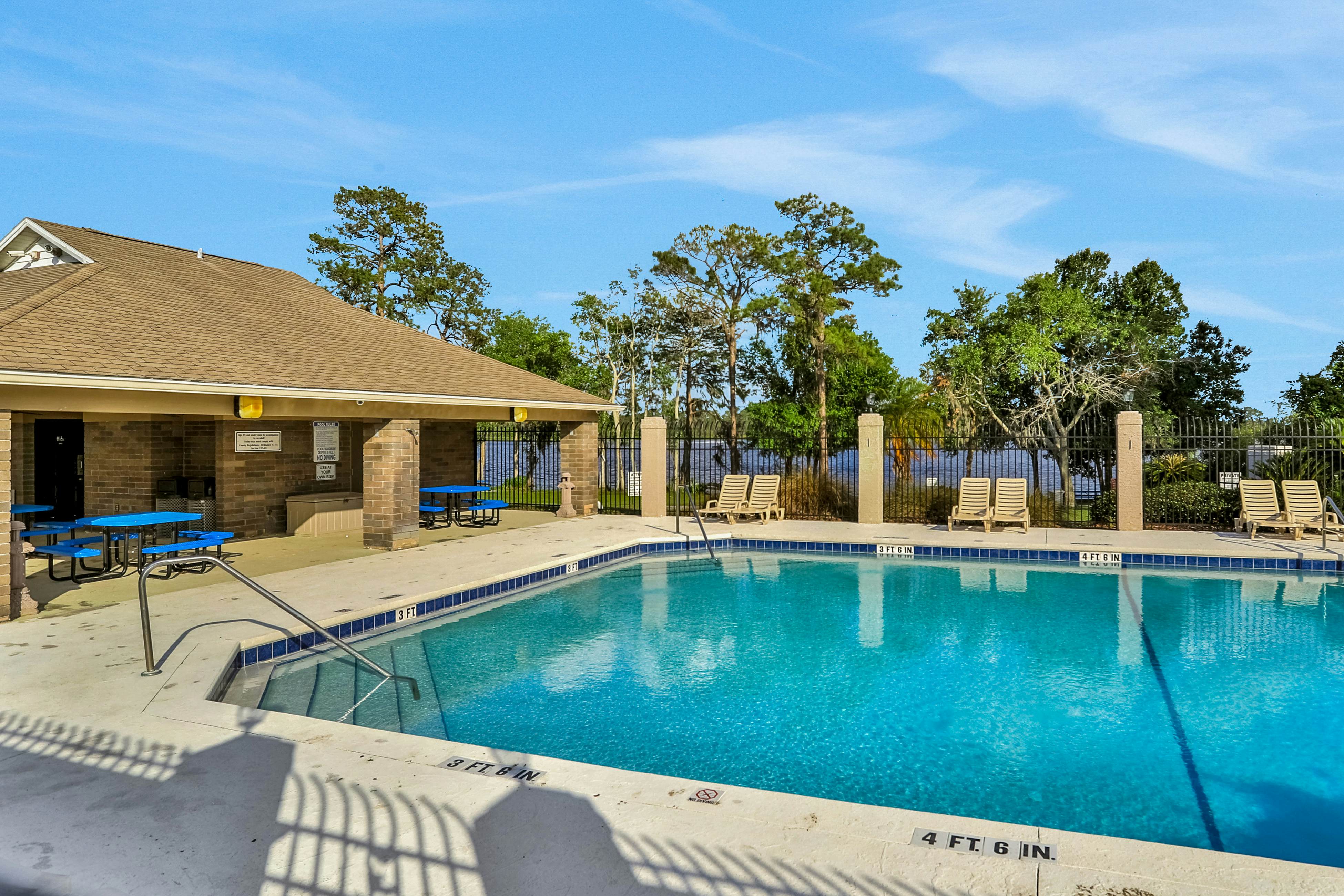 Living on Lake Davenport Blvd 