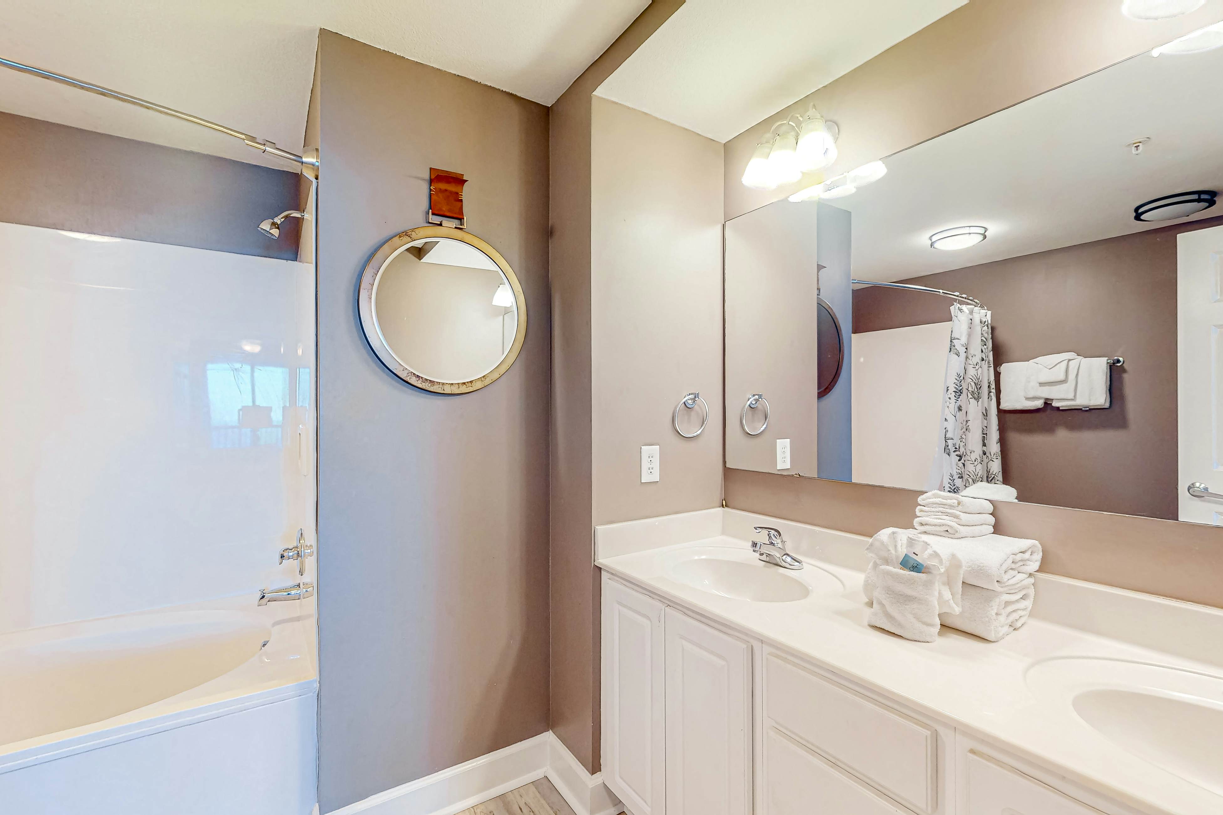 Sunrise Beach 2308 - Beachfront Condo