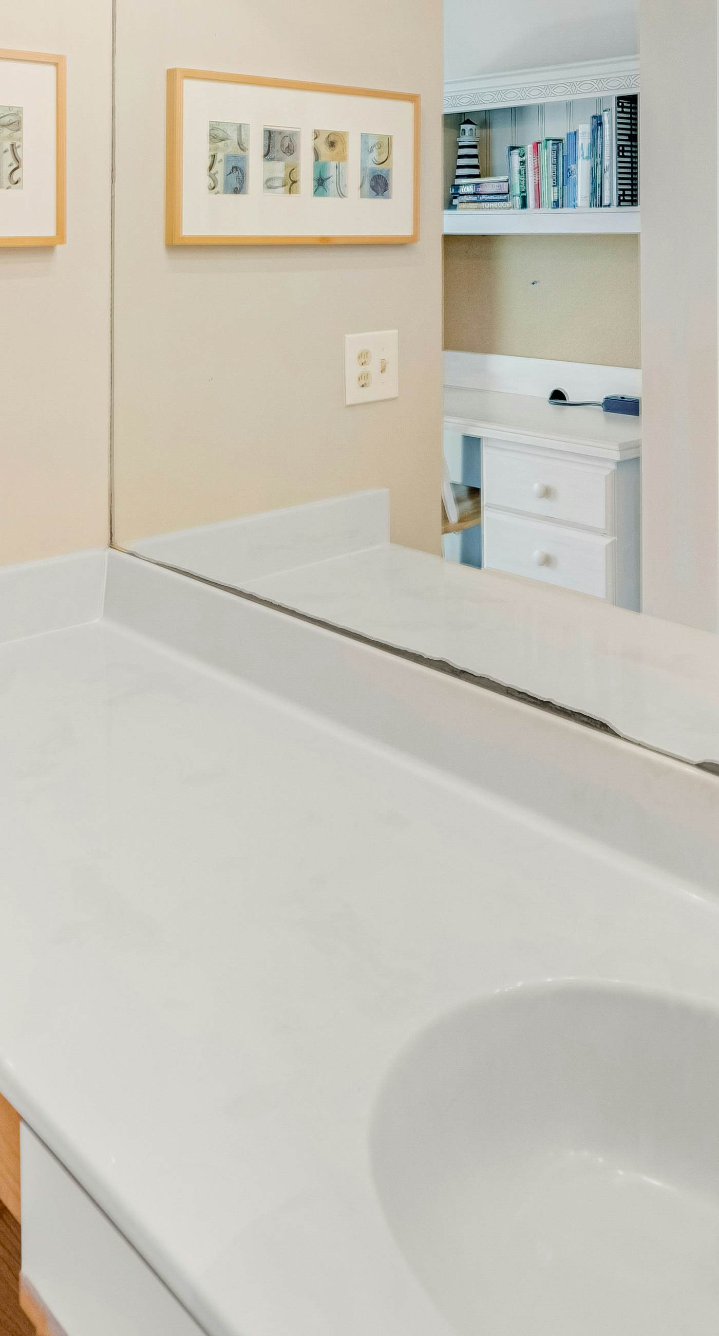 Scarborough Village - 245 Country Club Dr, Unit #608