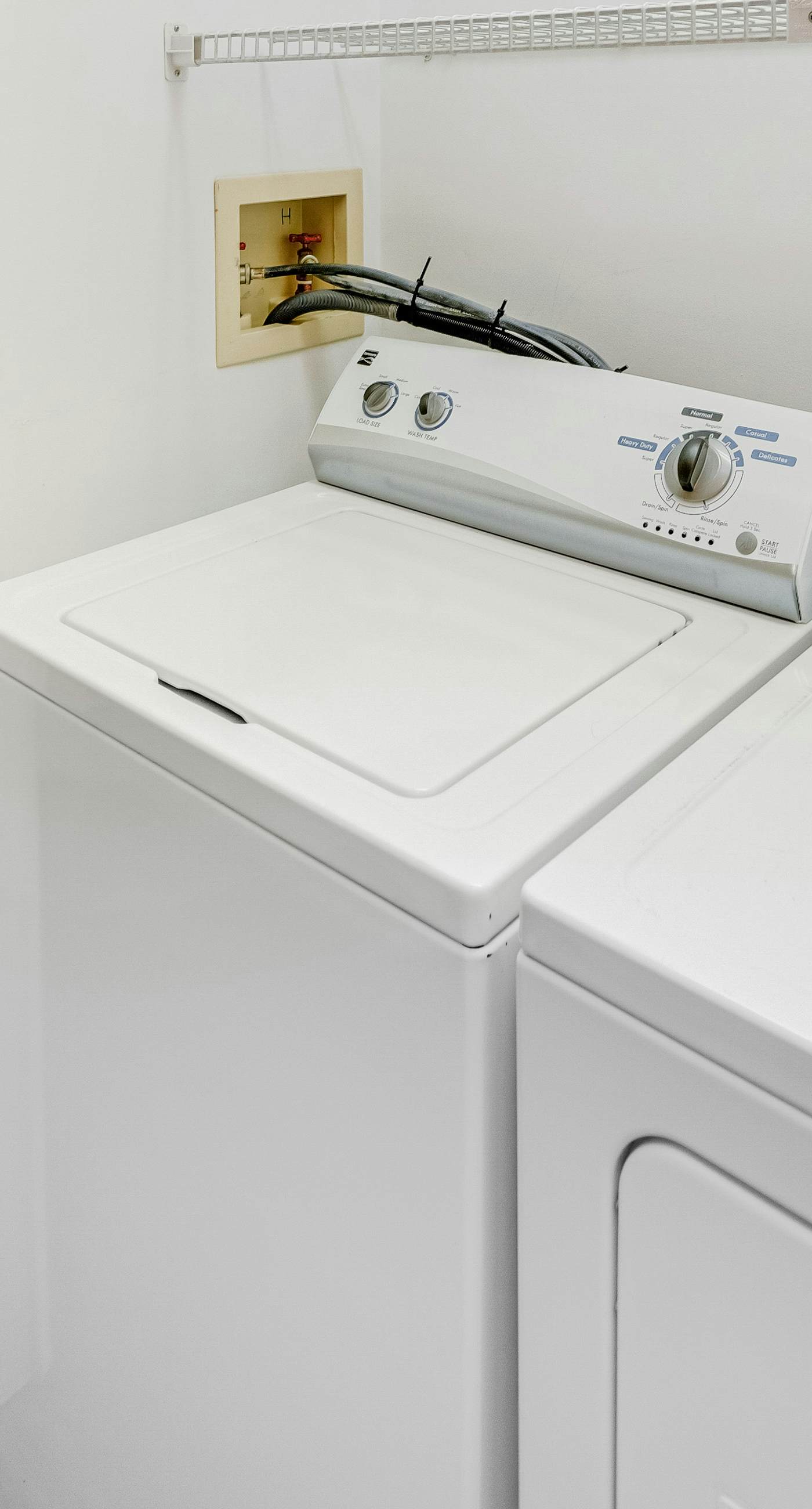 Scarborough Village - 245 Country Club Dr, Unit #608