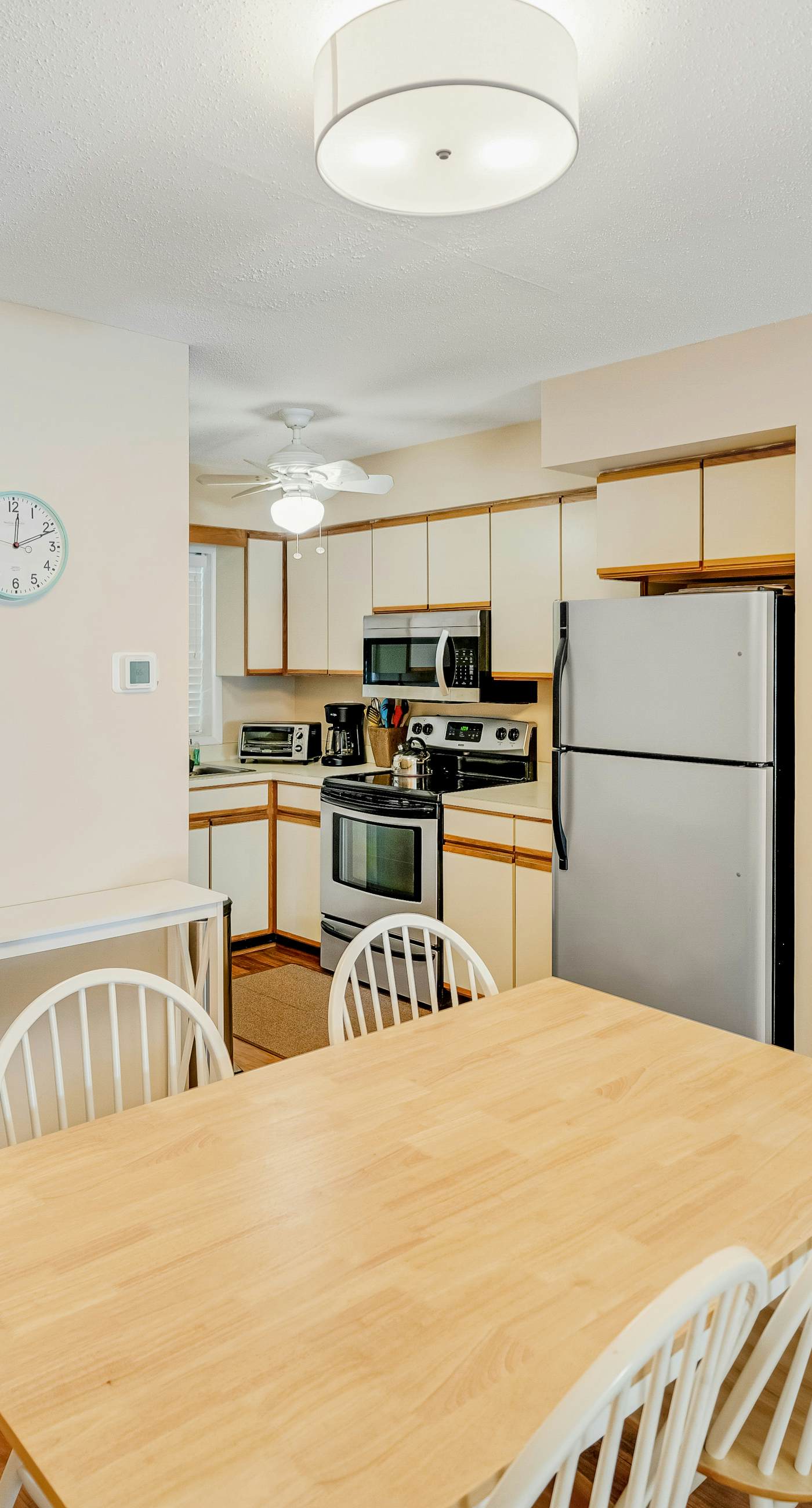 Scarborough Village - 245 Country Club Dr, Unit #608