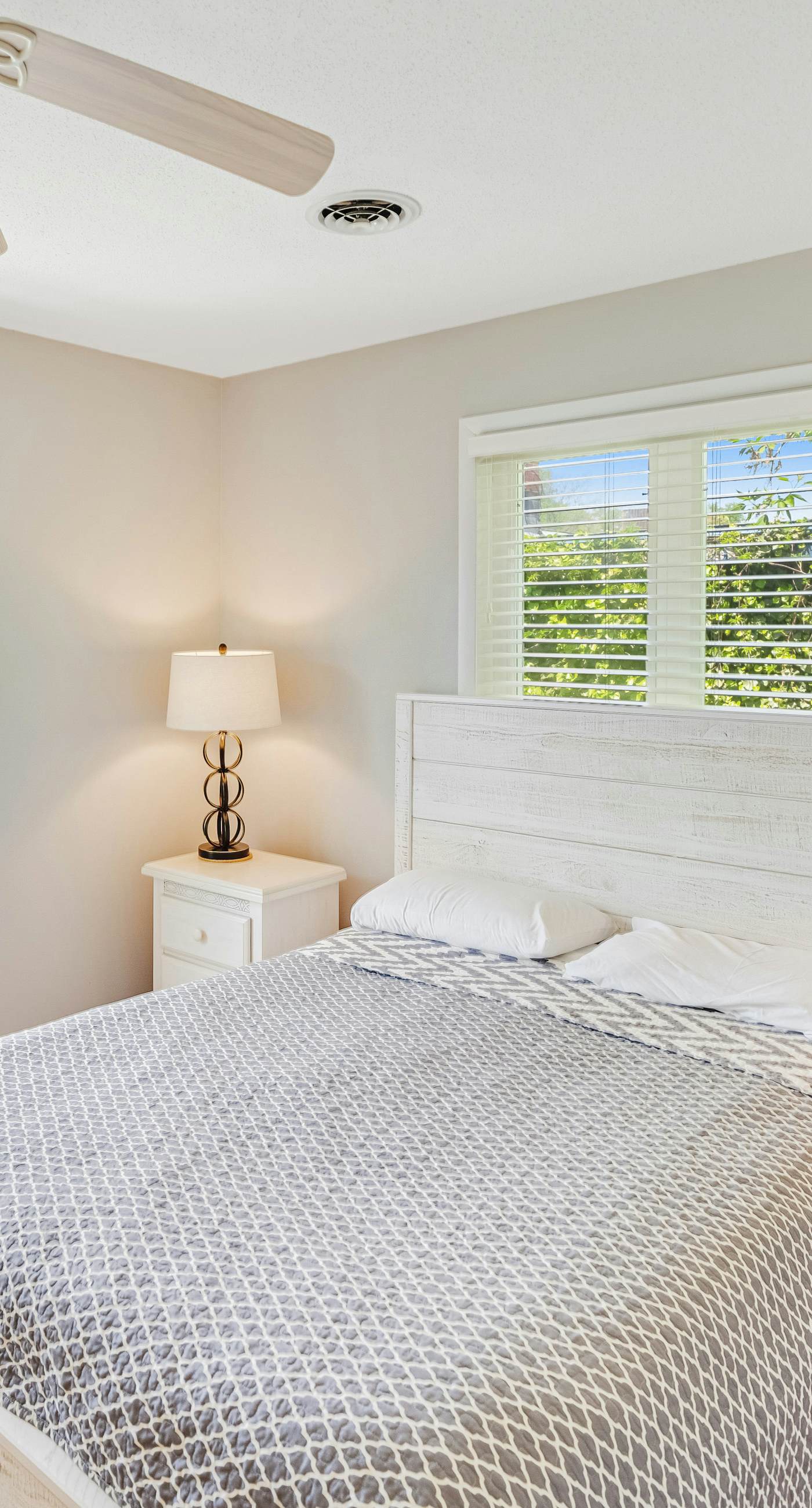 Scarborough Village - 245 Country Club Dr, Unit #608