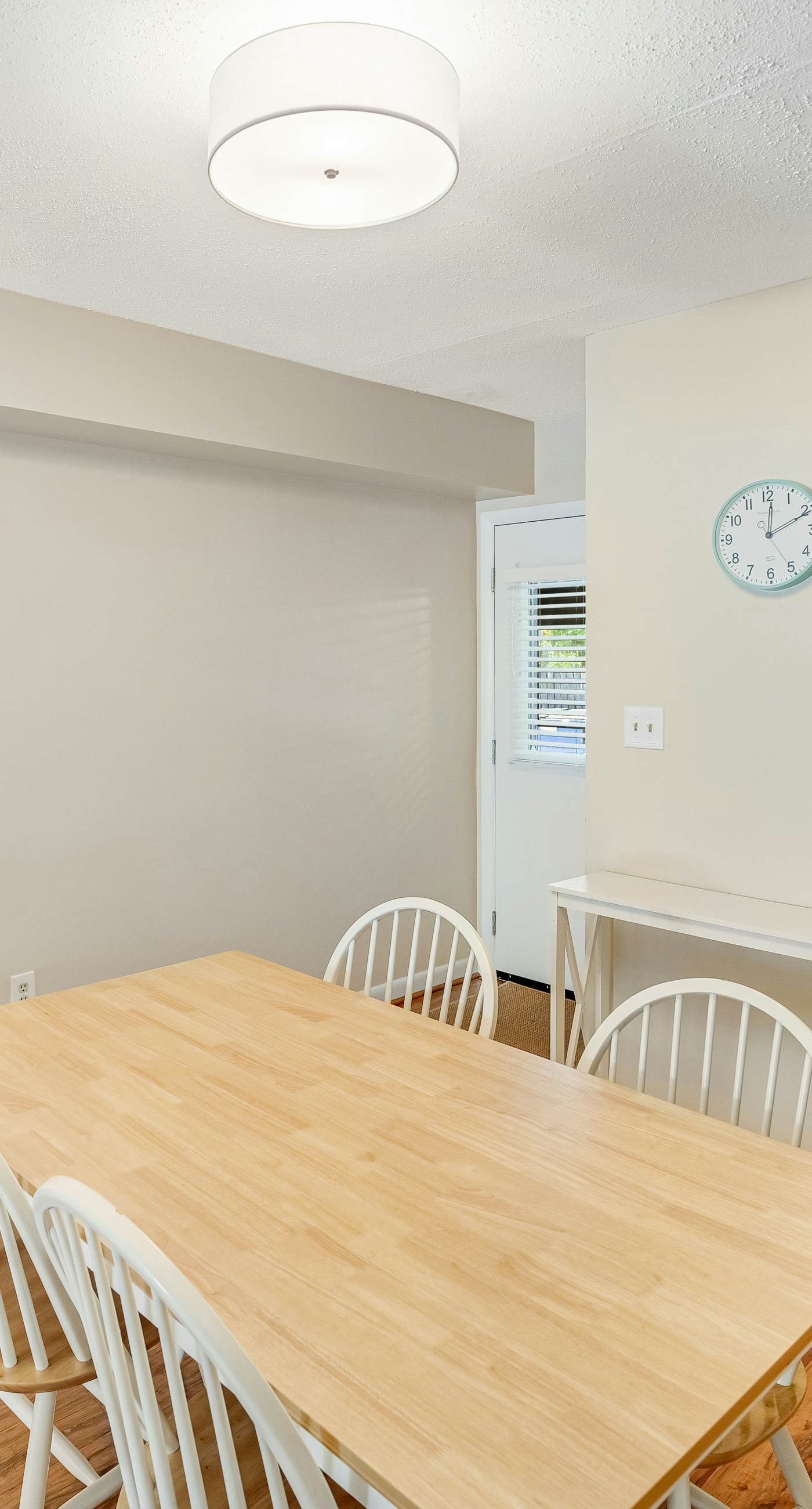 Scarborough Village - 245 Country Club Dr, Unit #608