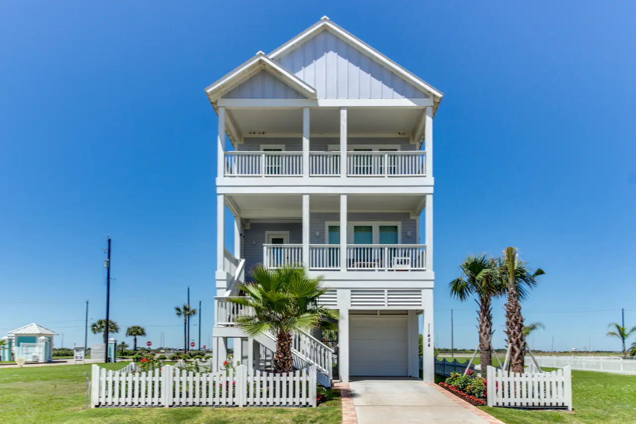 Seaside Haven 3 BD Vacation Rental in Galveston, TX Vacasa