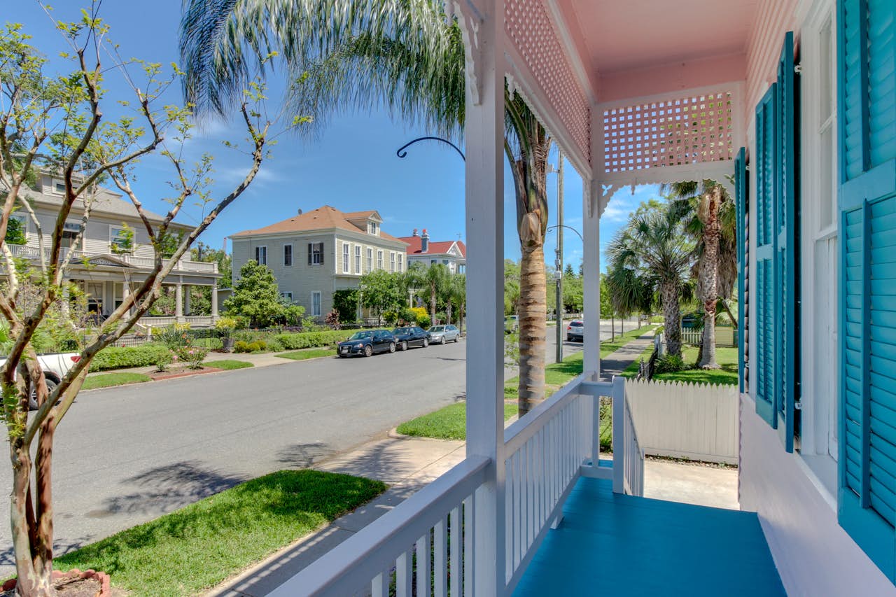 Galveston Victorian House 2 BD Vacation Rental in Galveston, TX Vacasa