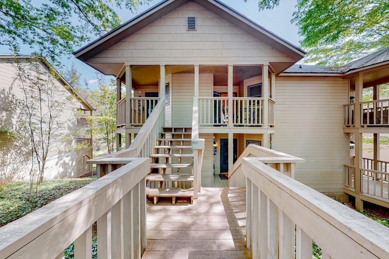 Apple Valley Treetop Villa 0 BD Lake Lure, NC Vacation Rental Vacasa