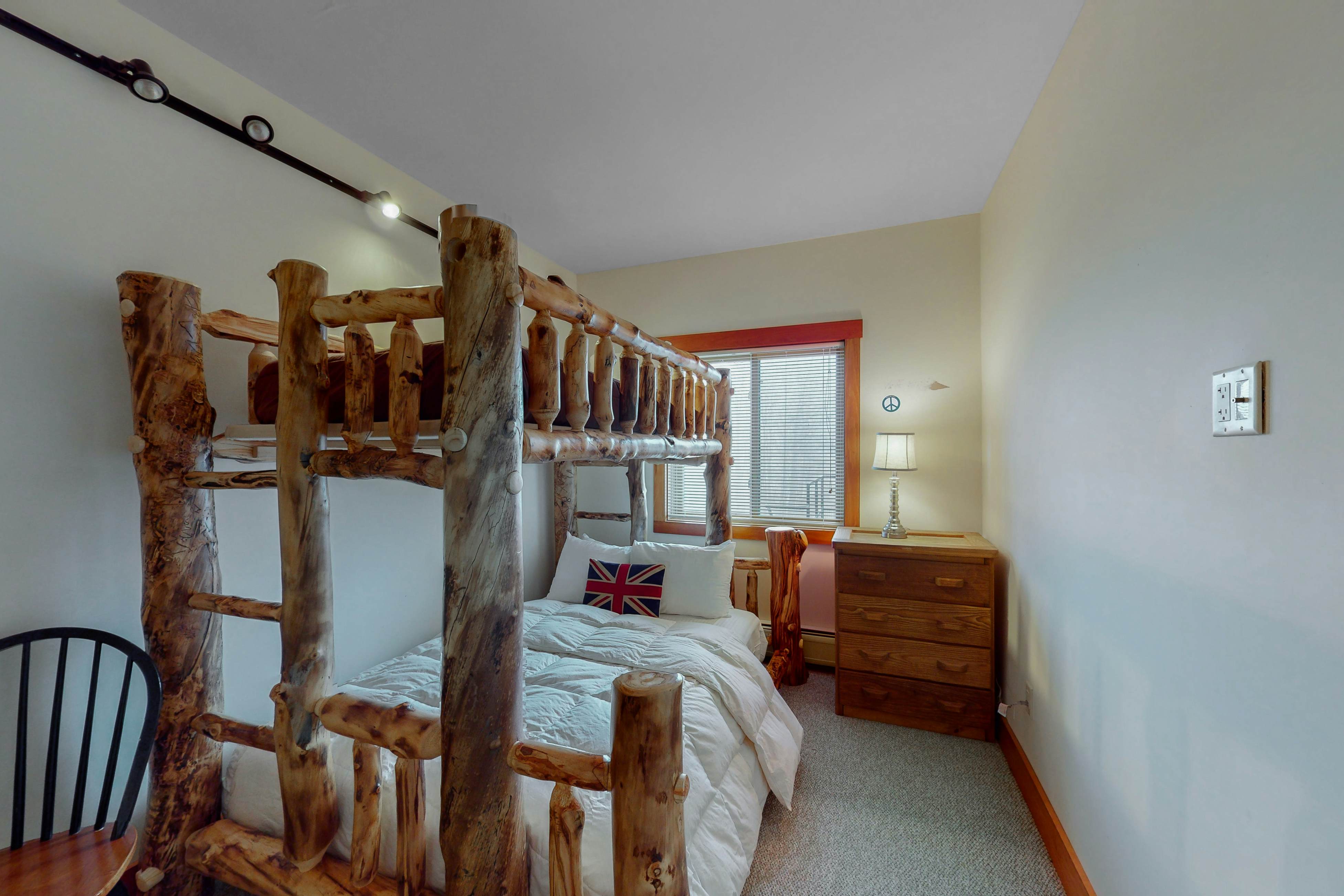 Sachem Slopeside - Okemo Trailside 21B