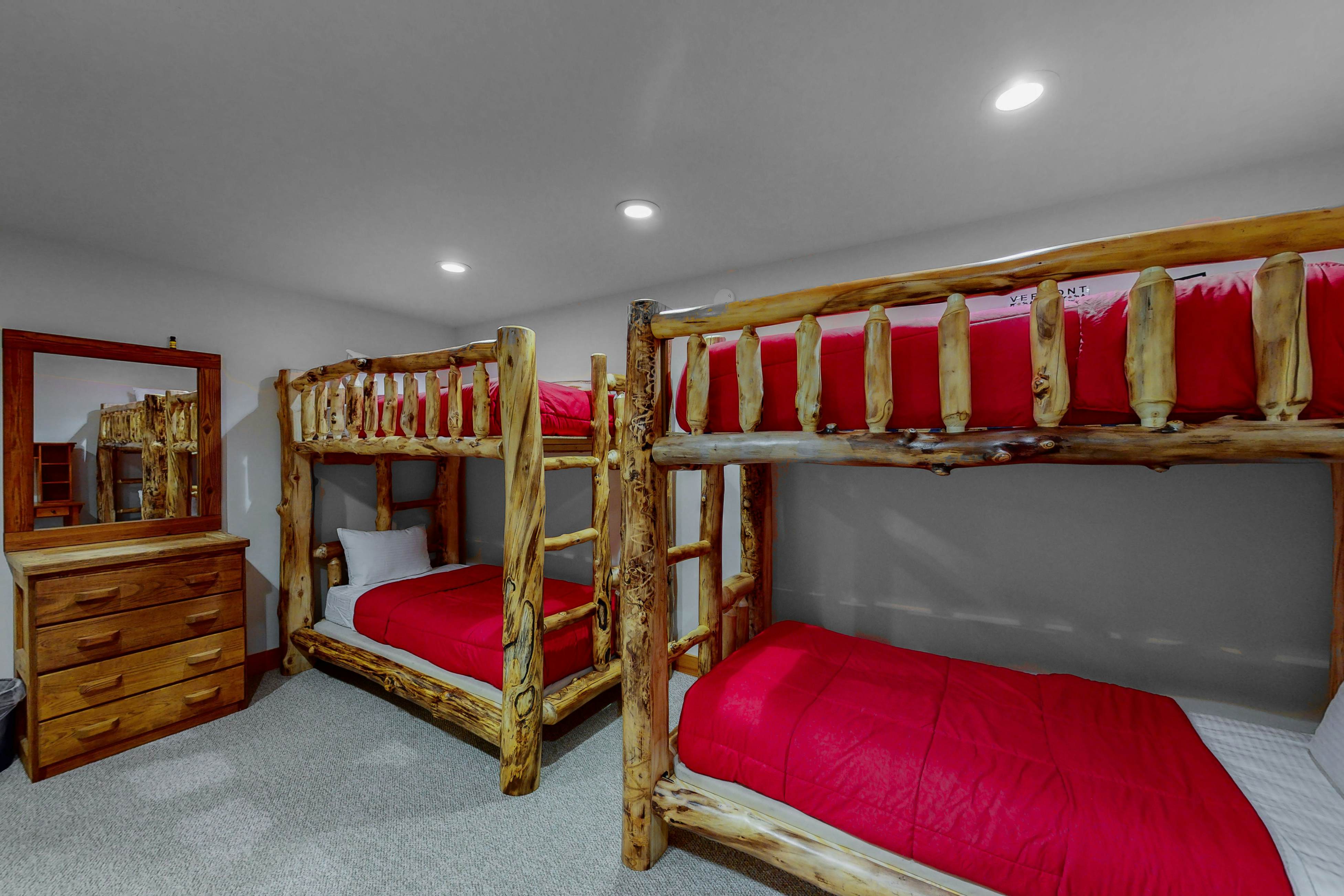 Sachem Slopeside - Okemo Trailside 21B