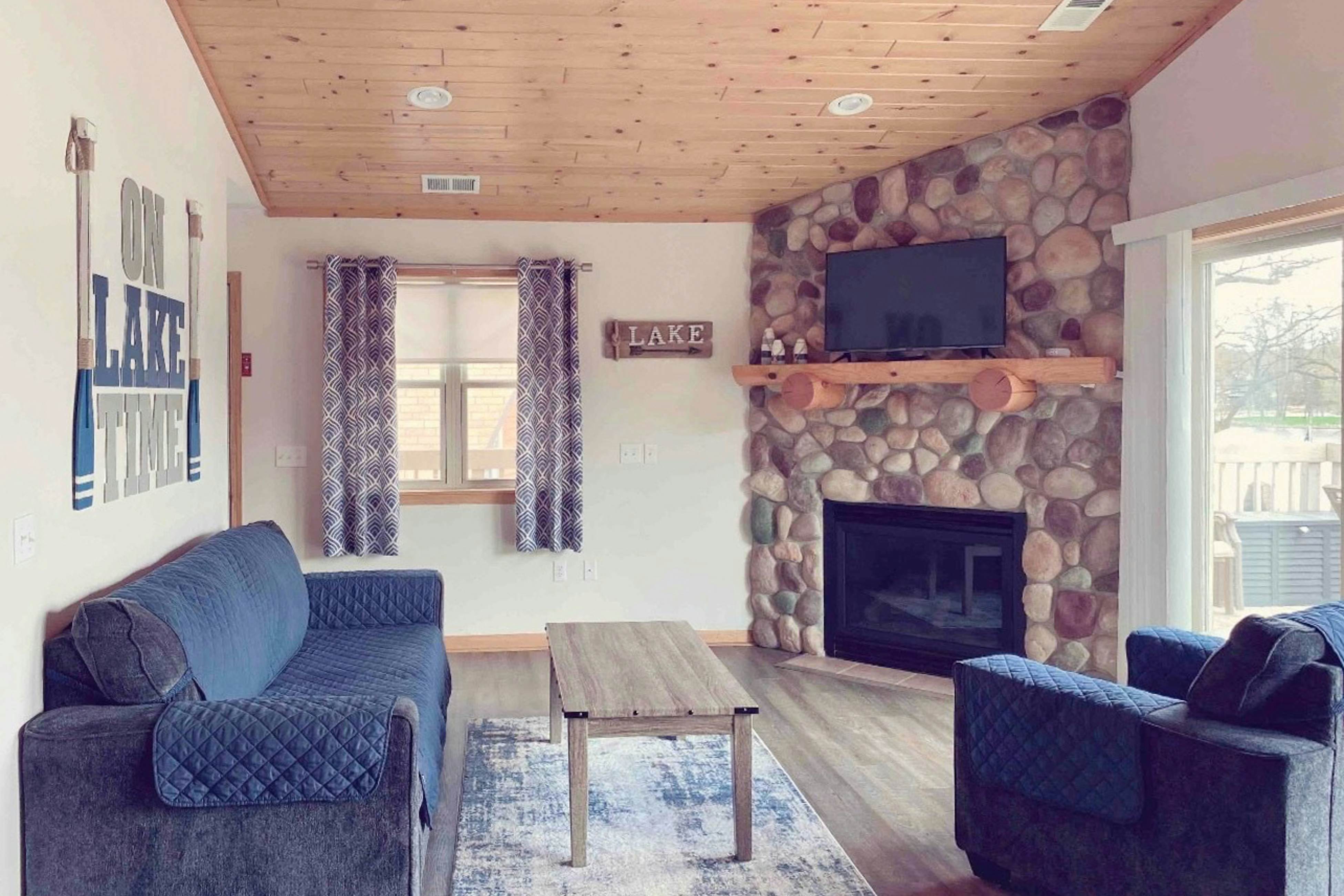 Thunderbird Resort Condo 1040C