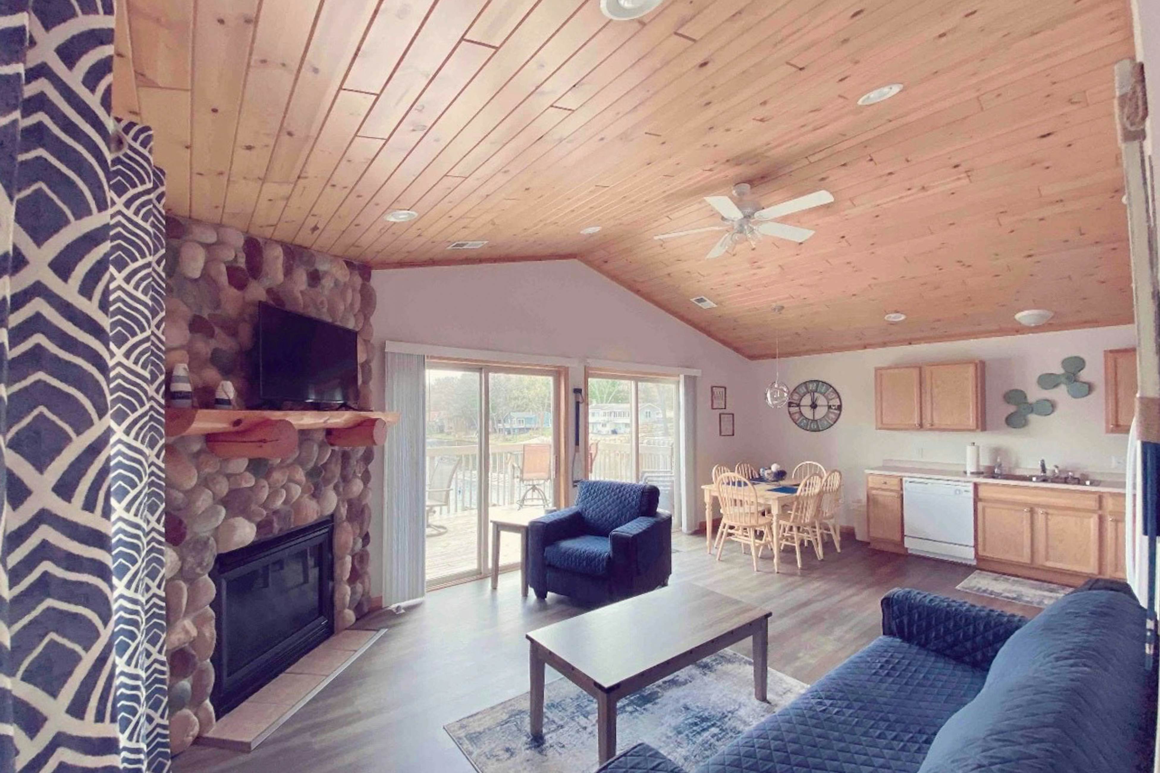 Thunderbird Resort Condo 1040C