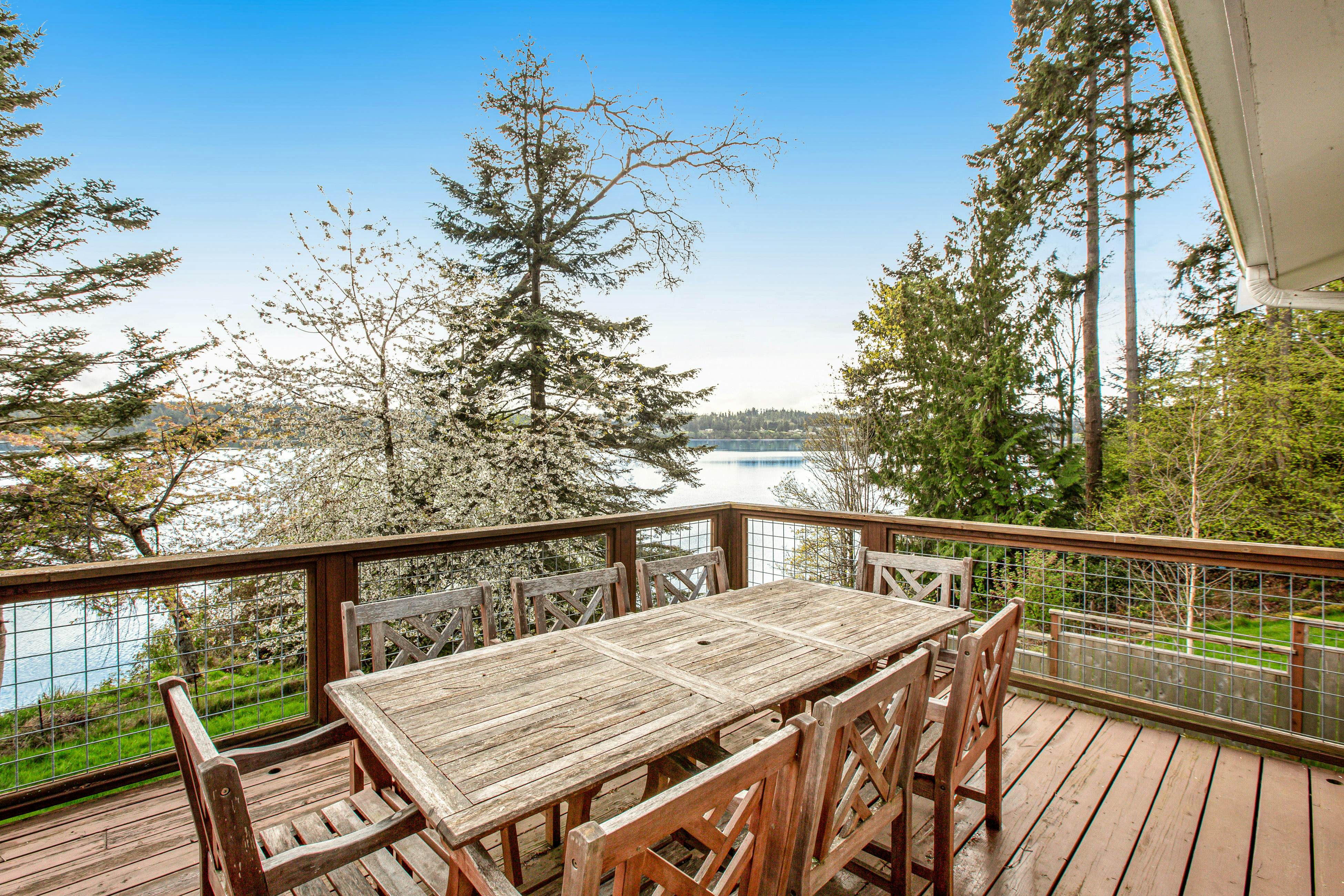 Bradley Beach Waterfront 3 BD Freeland, WA Vacation Rental Vacasa