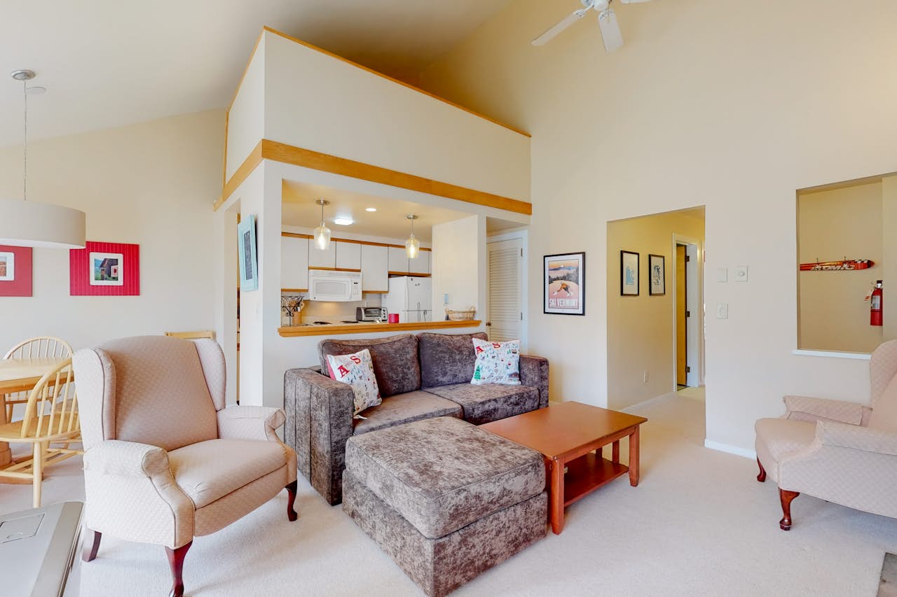 Glades 20 2 BD Warren, VT Vacation Rental Vacasa