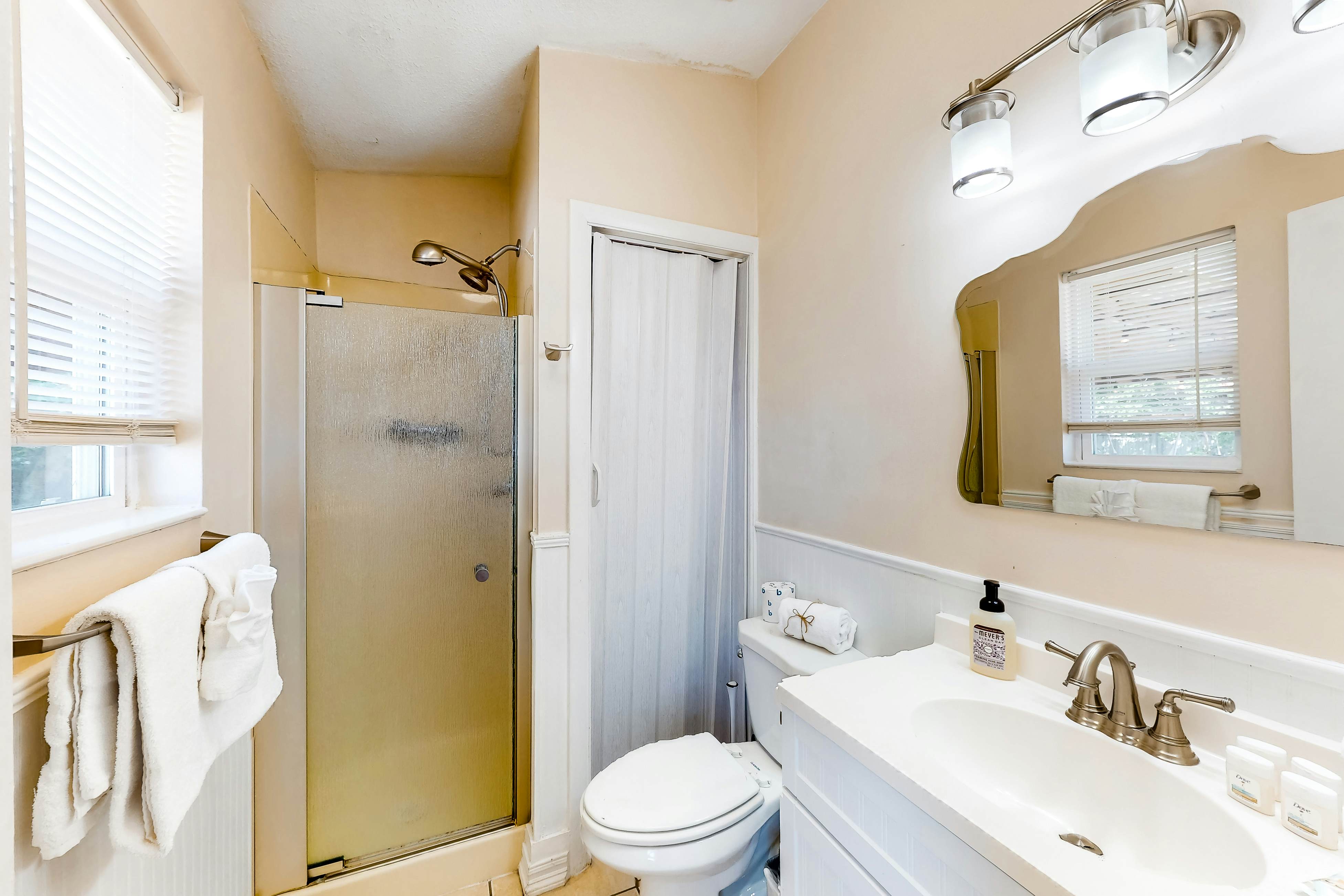 Happy Pelican Cottage