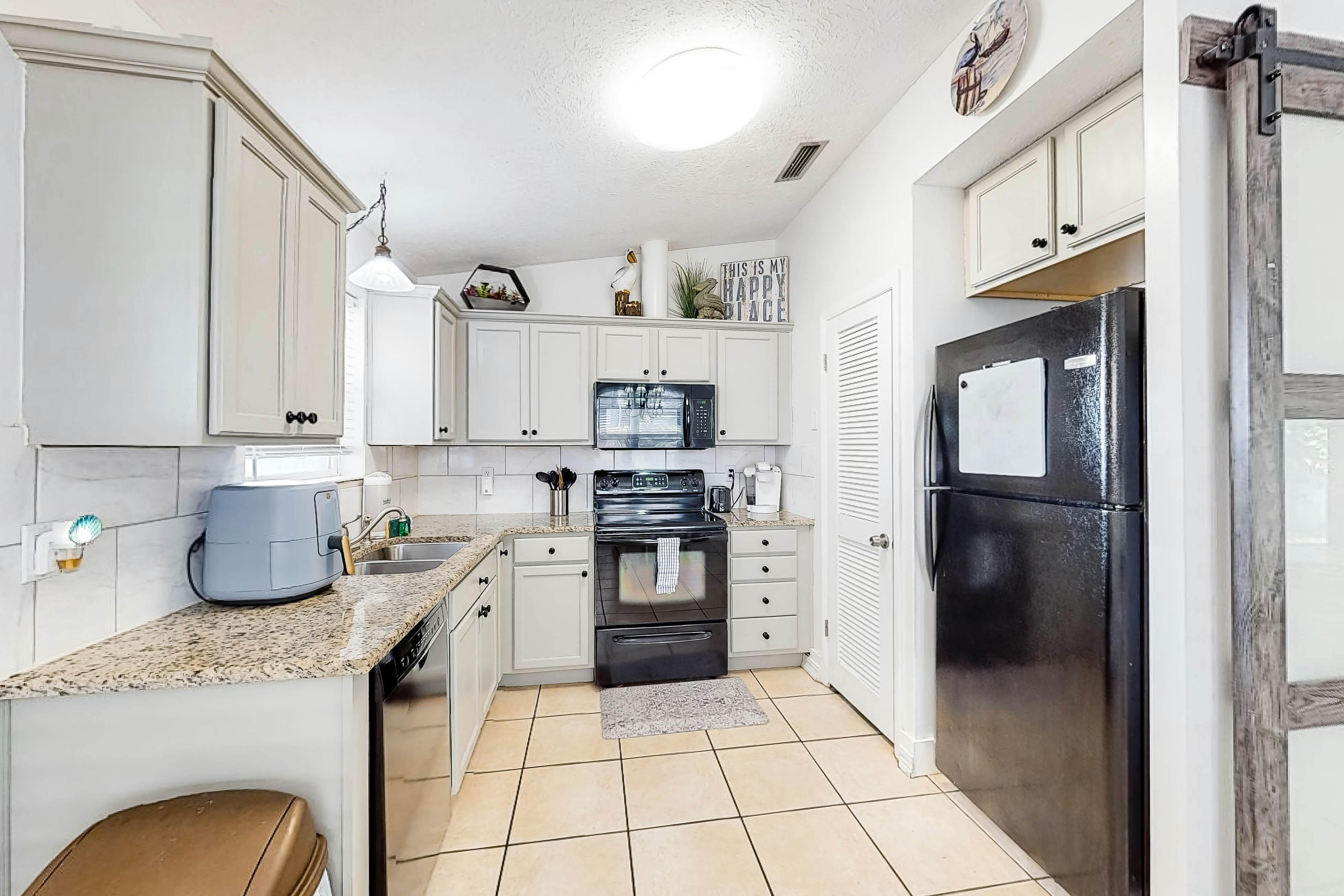 Happy Pelican Cottage