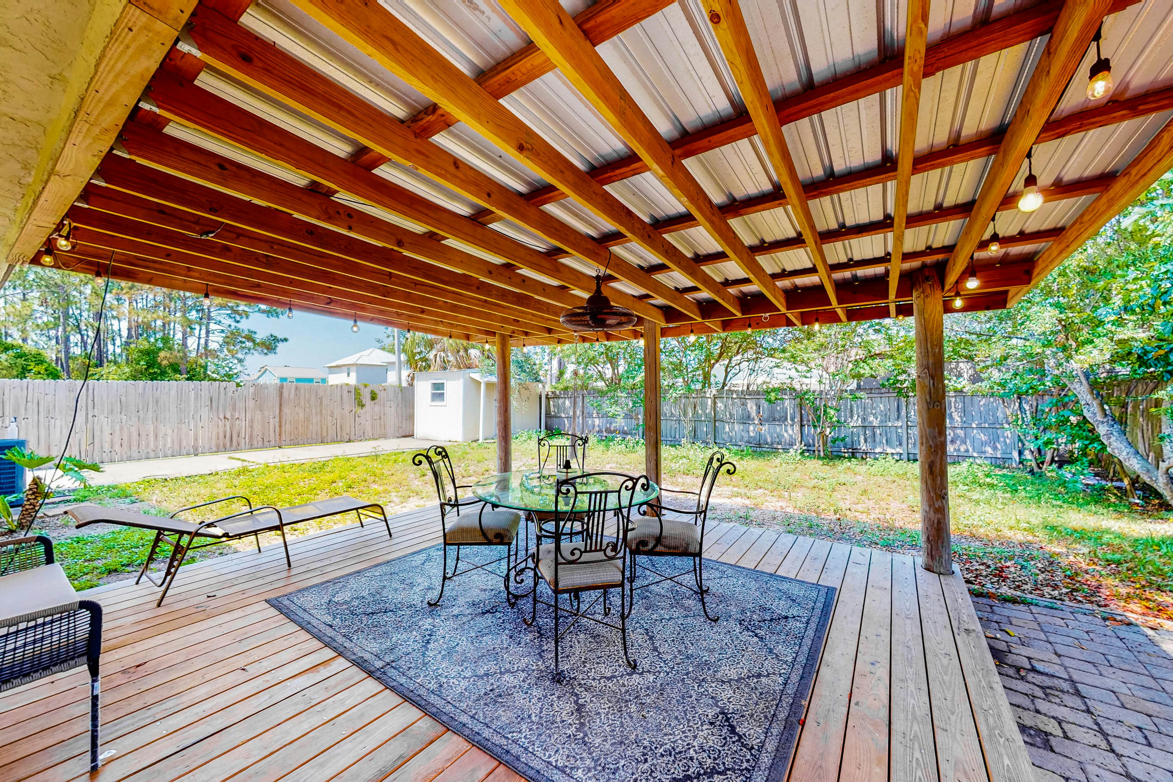 Happy Pelican Cottage