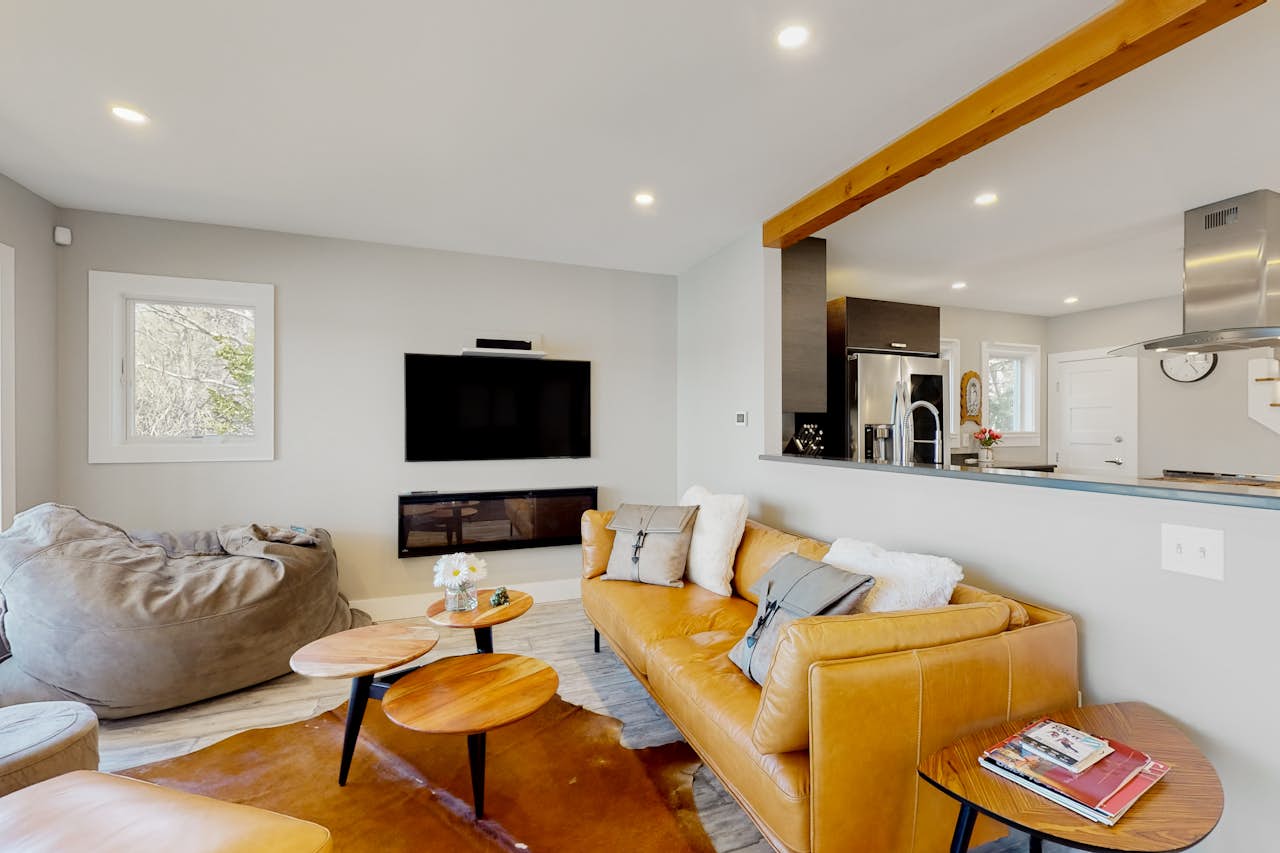 Turtle Grove Lakehouse 3 BD Barnard, VT Vacation Rental Vacasa