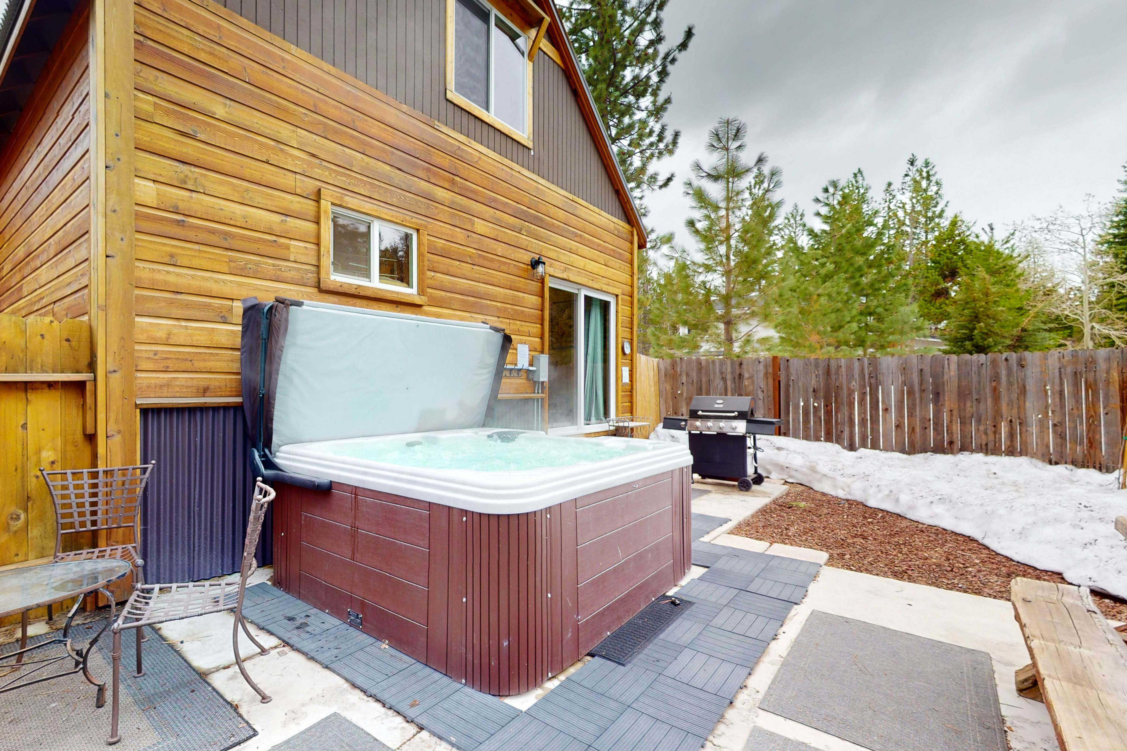 Pine Lantern Retreat