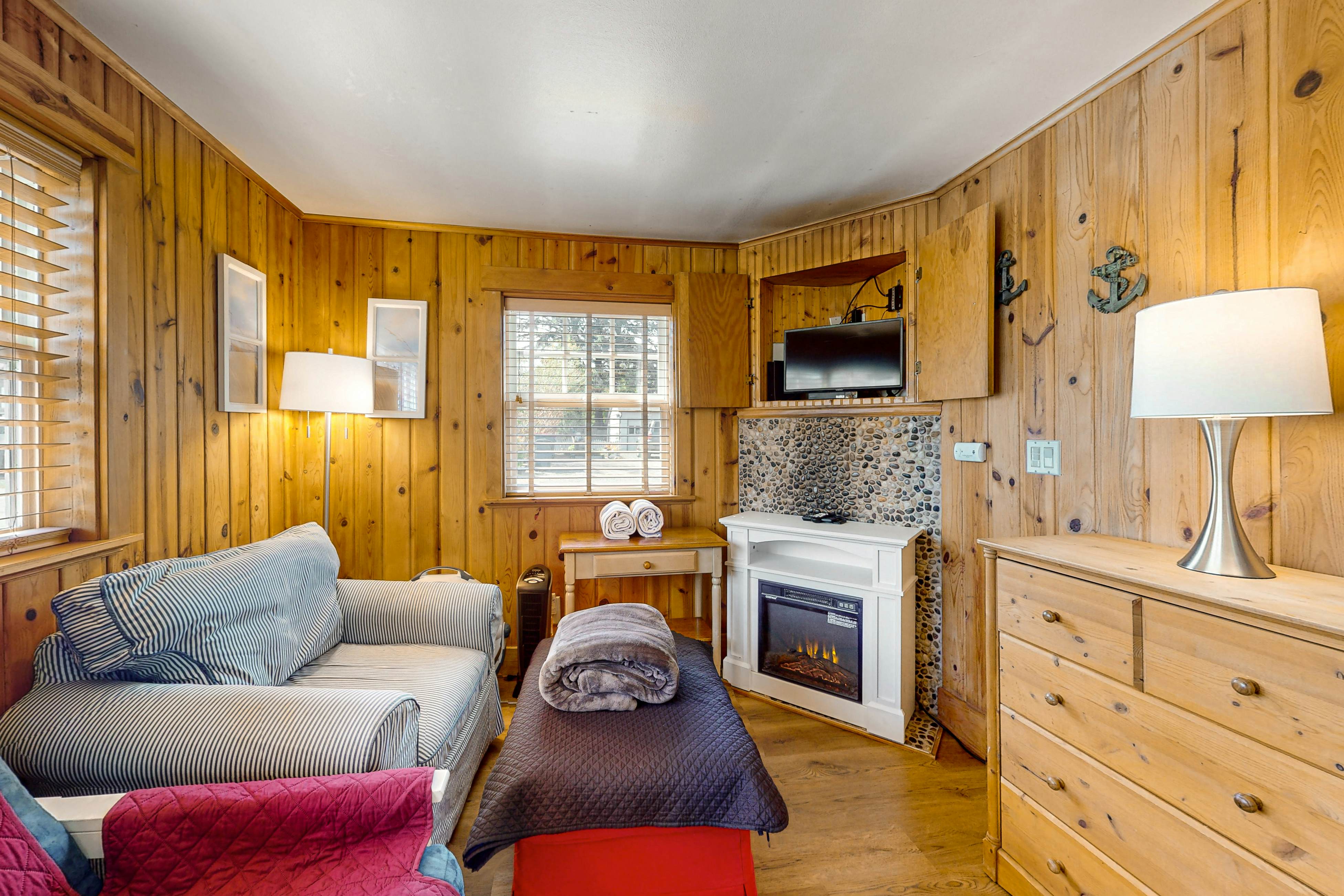 Hidden Villa Cottage #1 - The Nautical Cottage