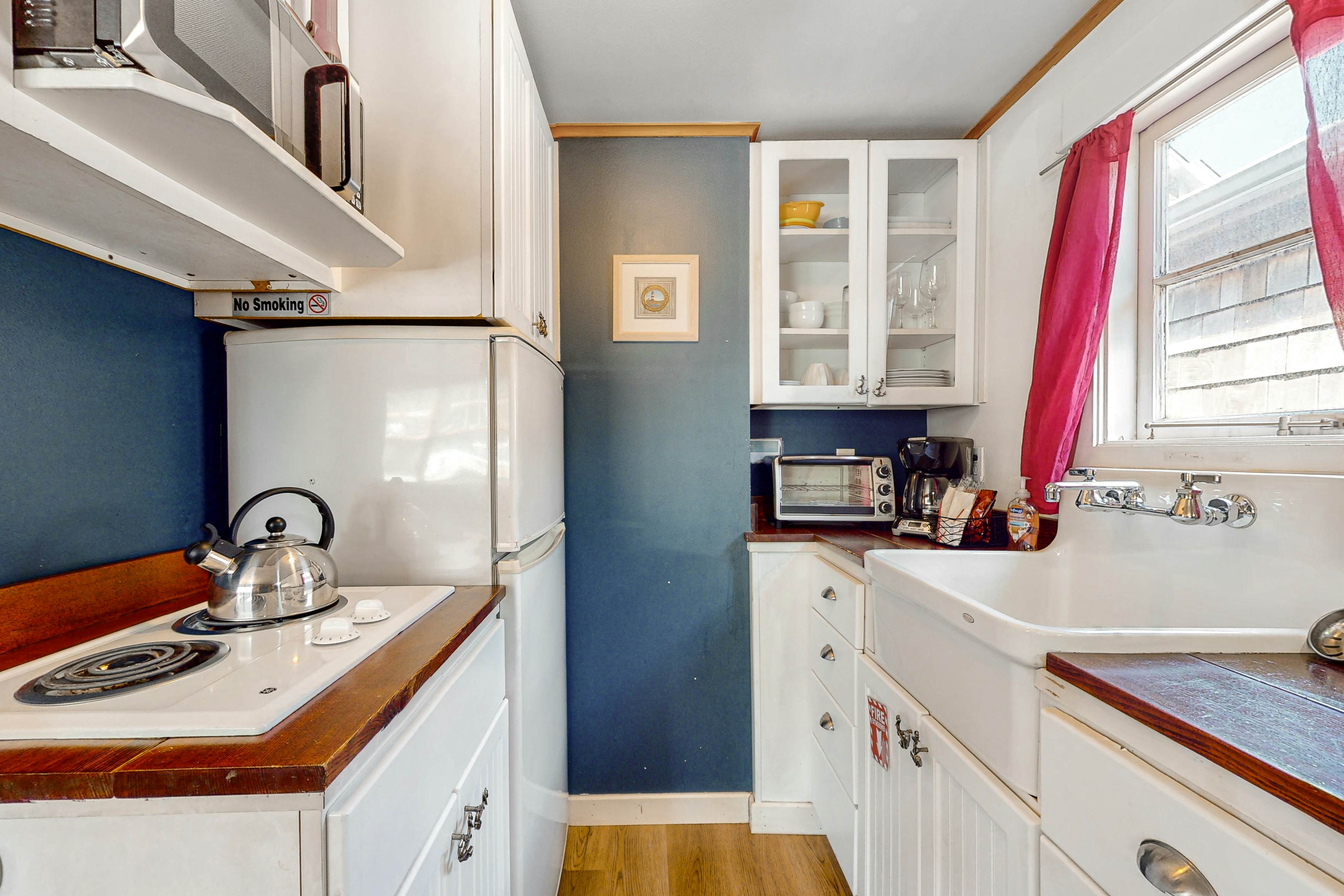 Hidden Villa Cottage #1 - The Nautical Cottage