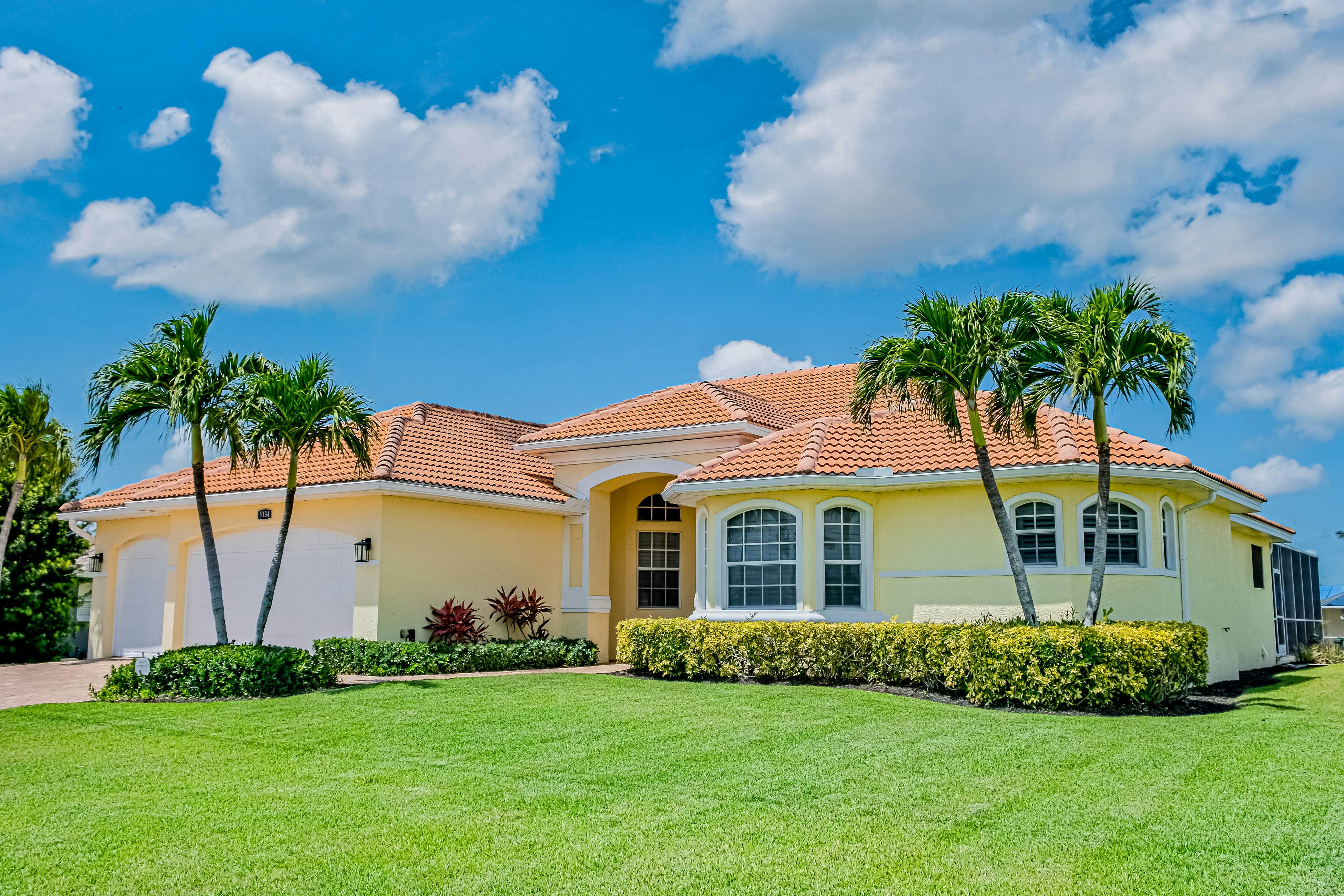 Cape Coral Vacation Rentals, Vacation Homes, Condos Vacasa