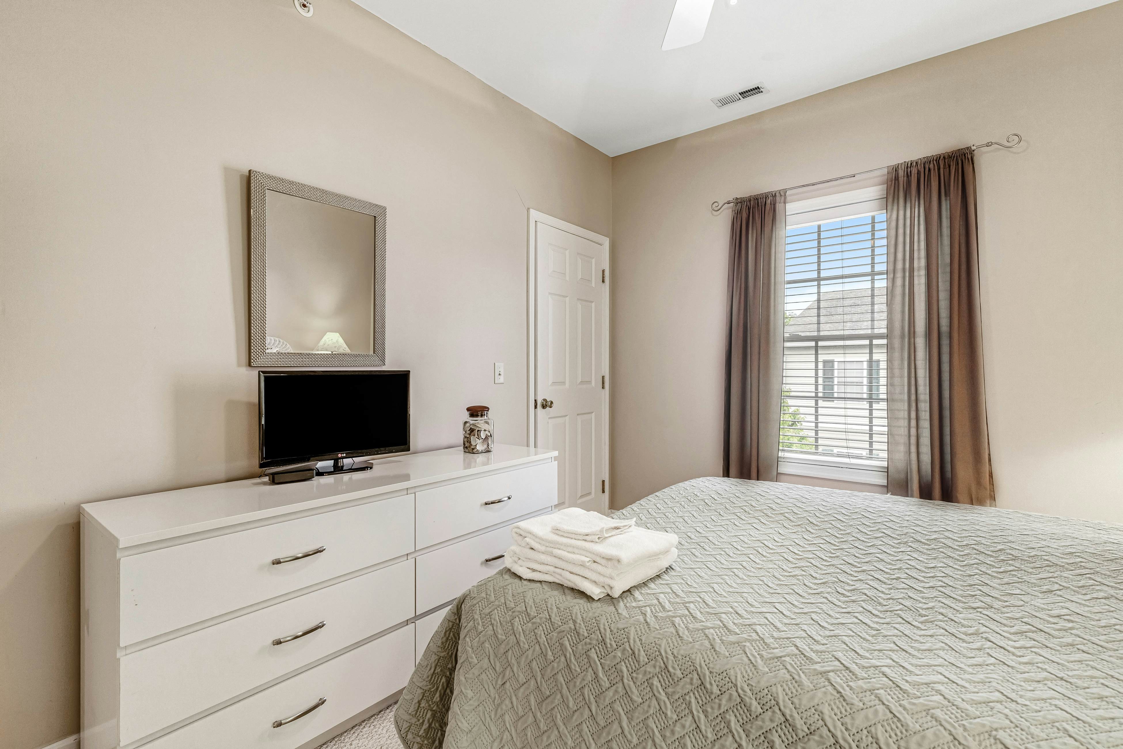 Creekwood 400 Cascade Ln Unit 418 2 BD Rehoboth Beach, DE Vacation Rental Vacasa