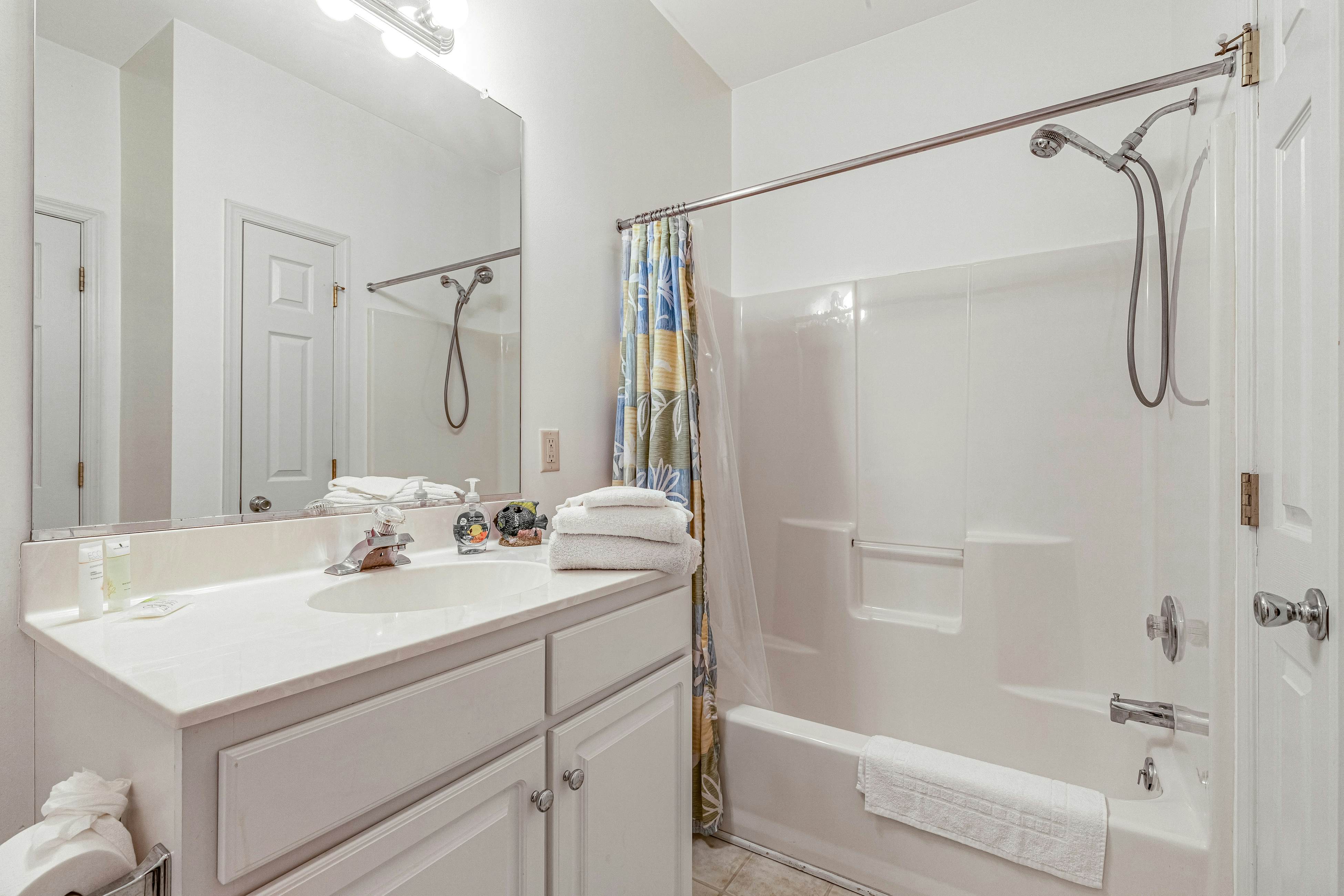 Creekwood 400 Cascade Ln Unit 418 2 BD Rehoboth Beach, DE Vacation Rental Vacasa