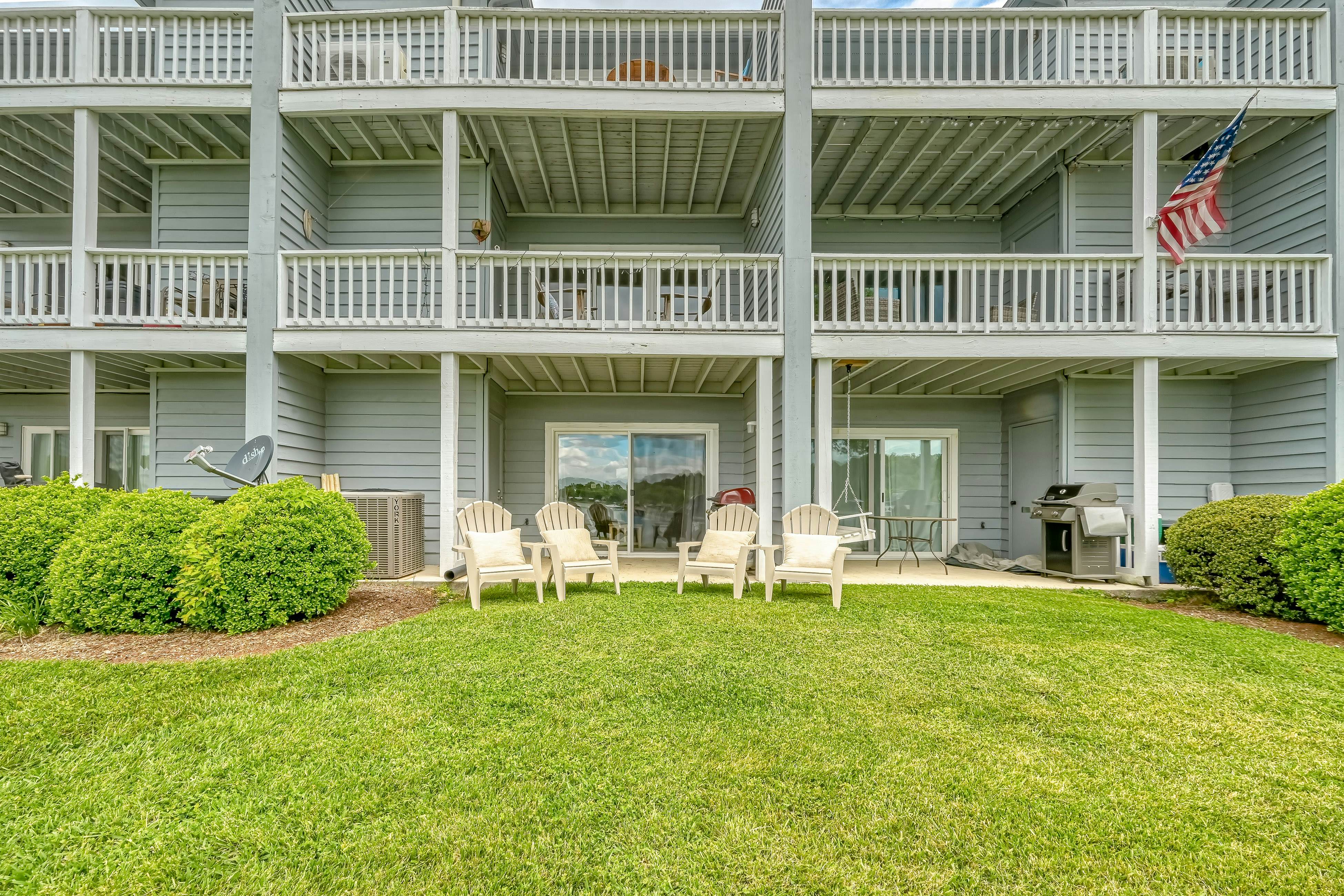 Sunset Cove 3 BD Huddleston, VA Vacation Rental Vacasa