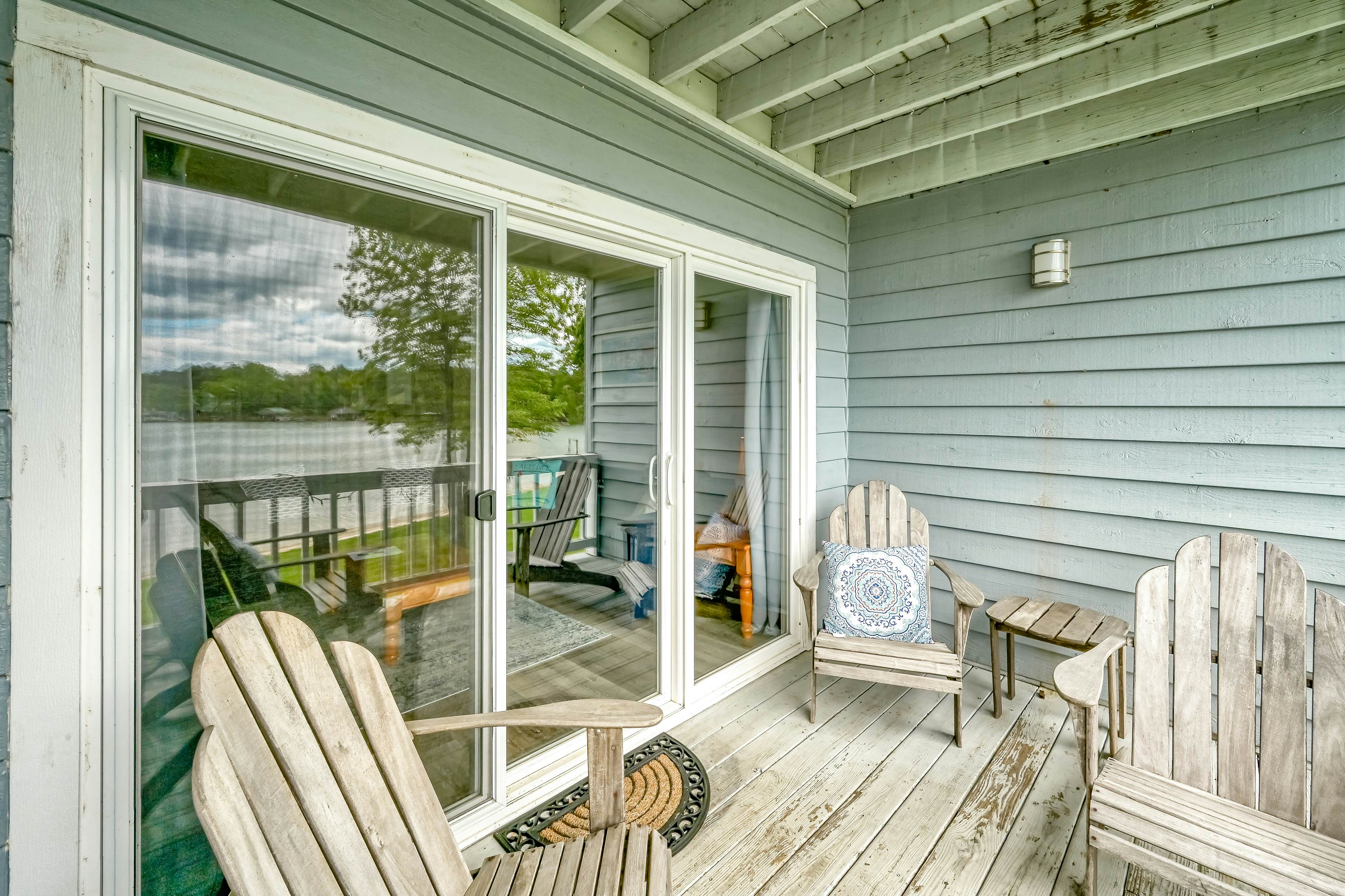 Sunset Cove 3 BD Huddleston, VA Vacation Rental Vacasa