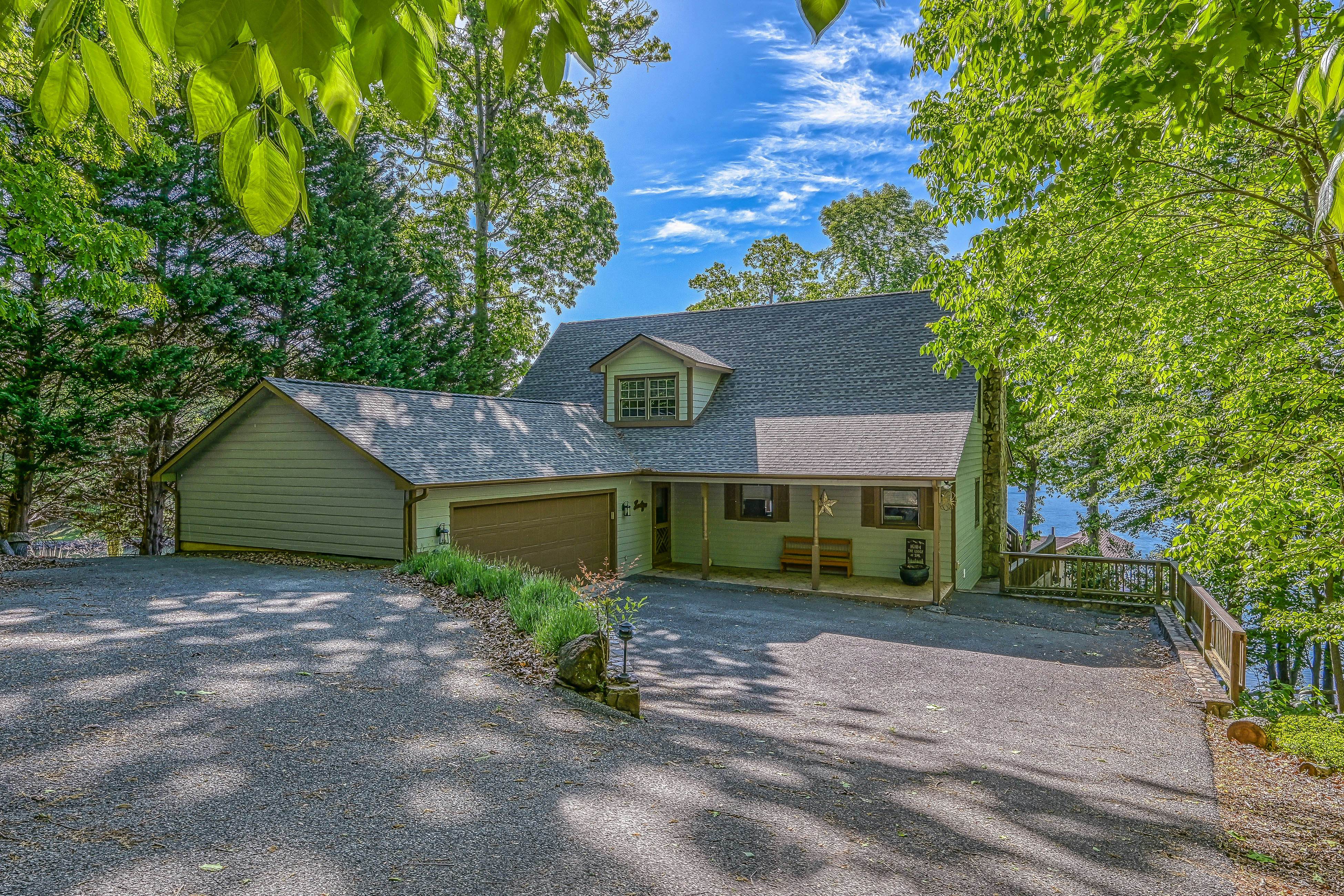 The Lodge on Smith Mountain Lake