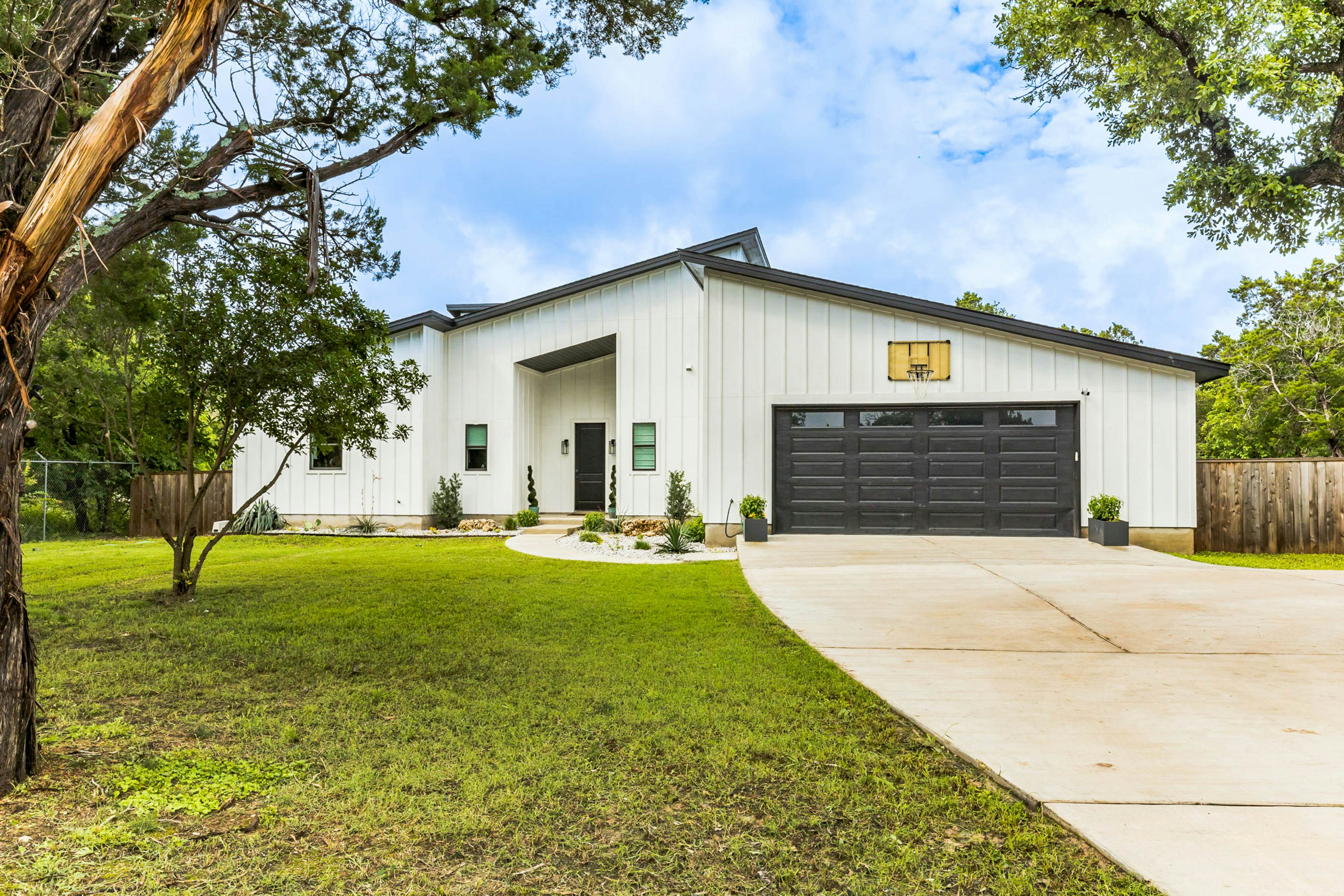 Serene Austin Stunner