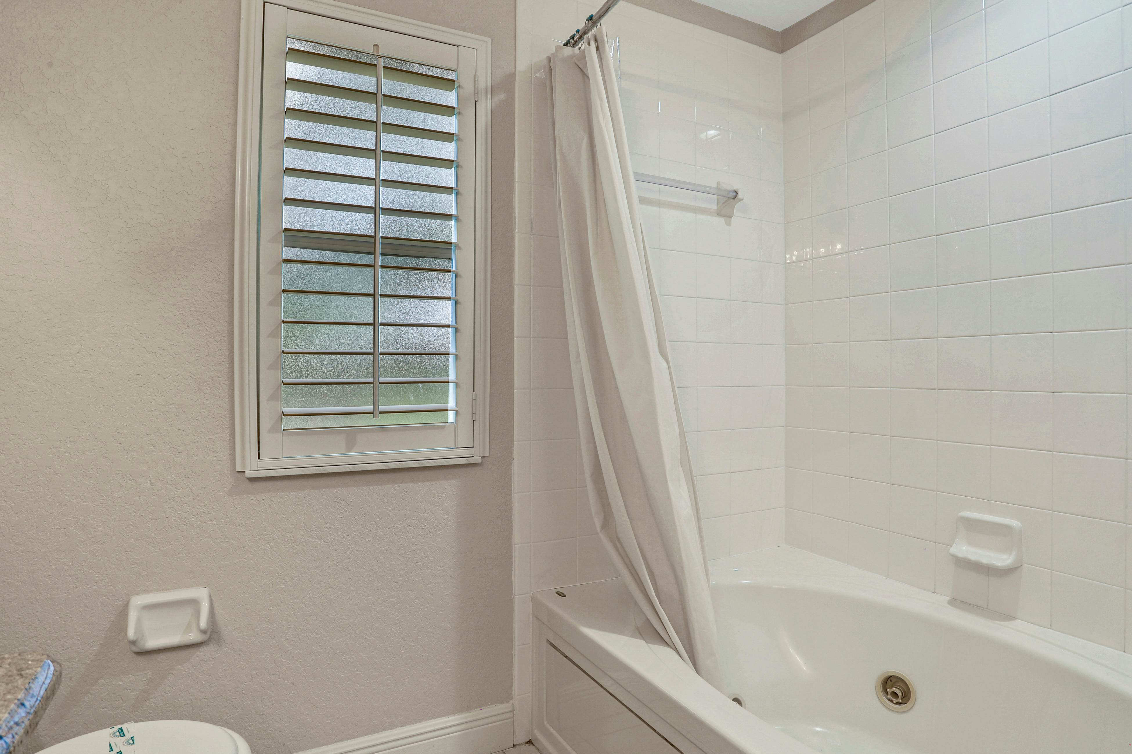 Mermaid Cove - Regal Palms Resort