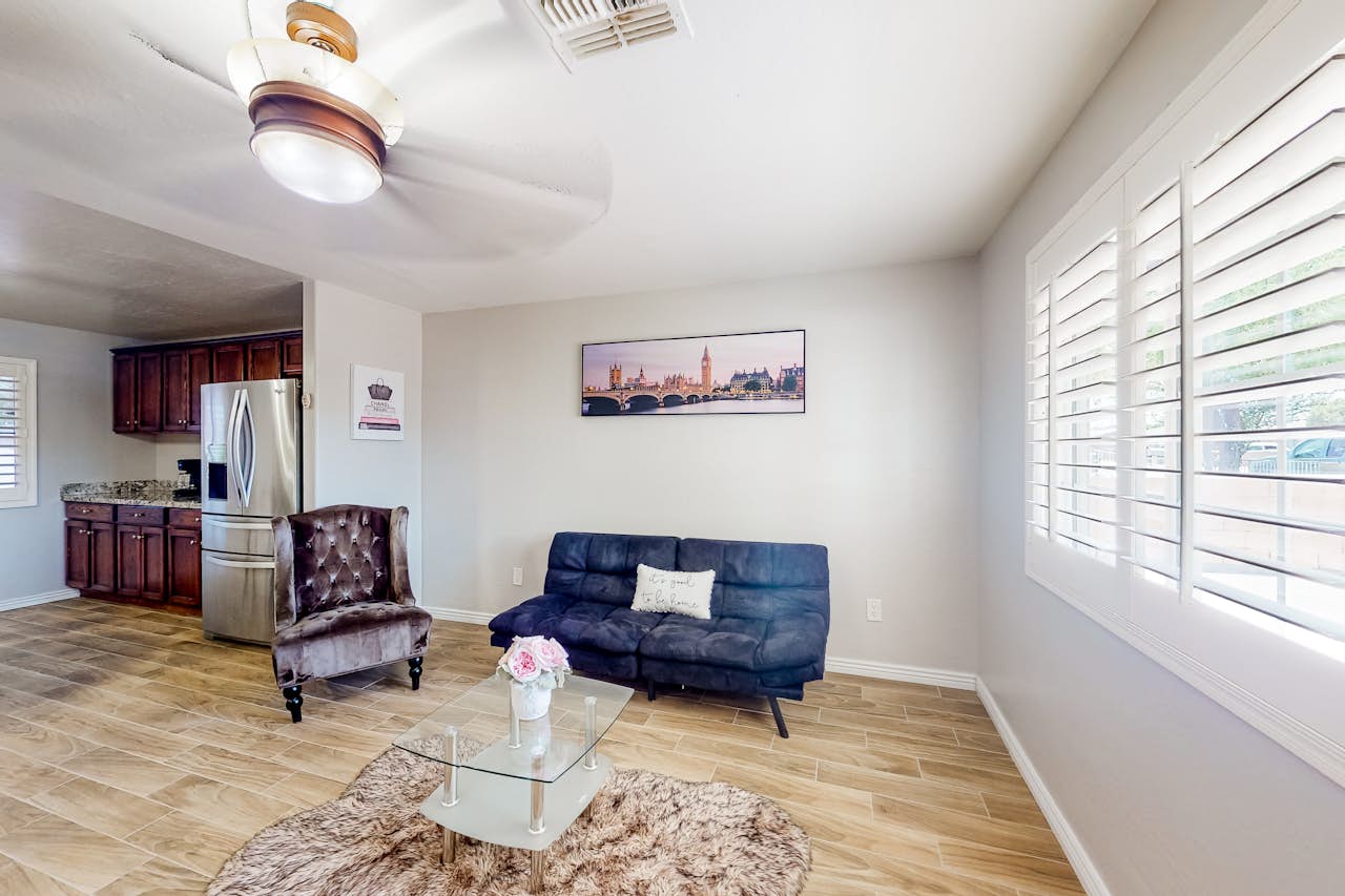 Burgess Lane Beauty, Unit 1 3 BD Phoenix, AZ Vacation Rental Vacasa