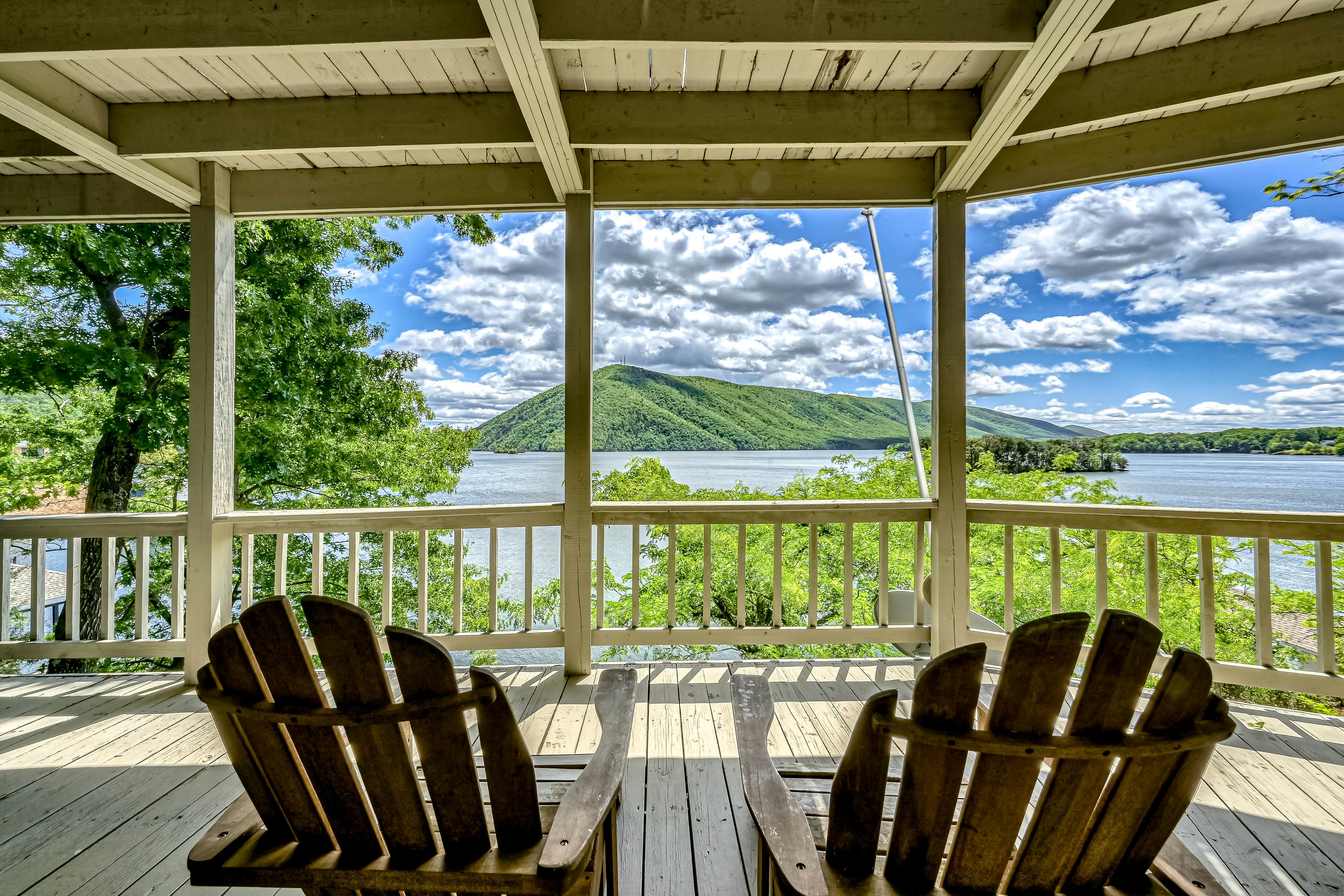 Our Point of View 3 BD Huddleston, VA Vacation Rental Vacasa