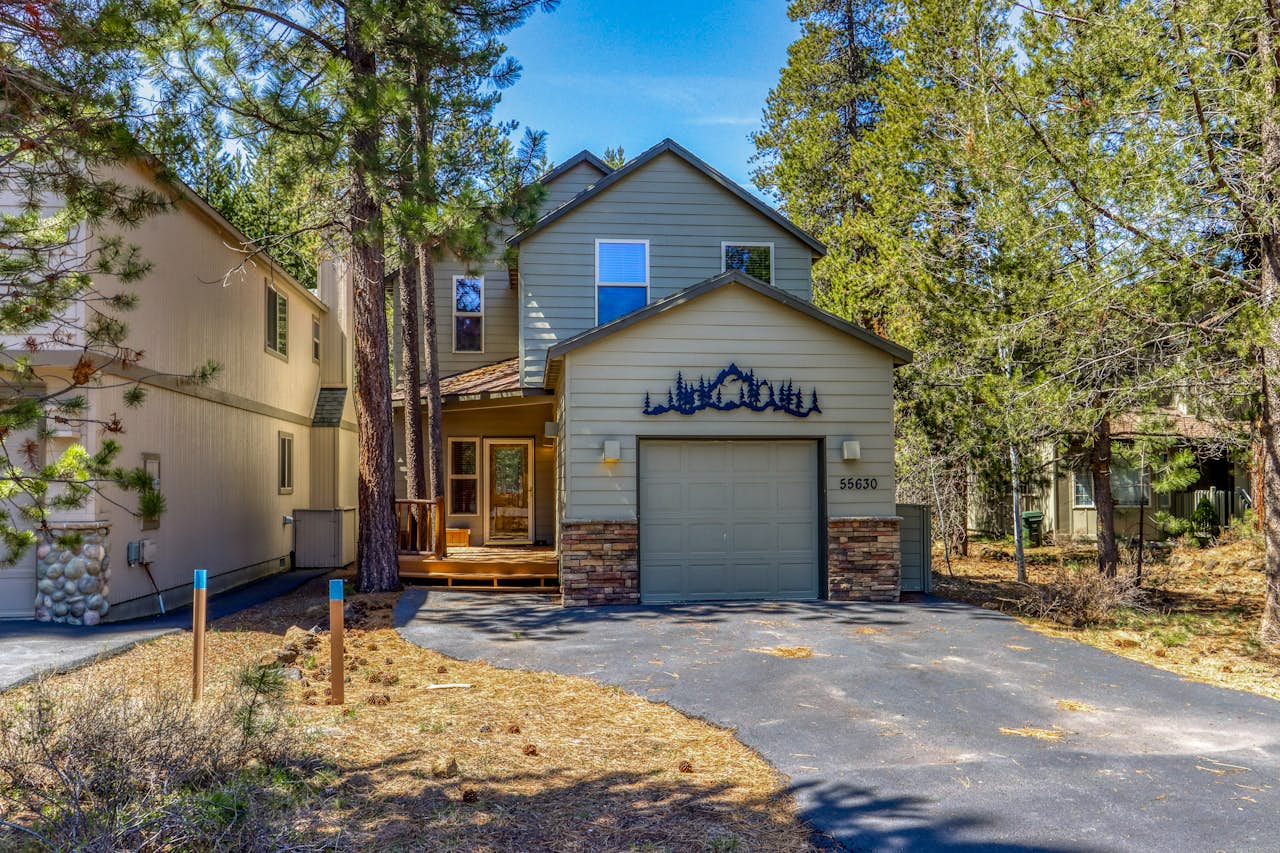 Deschutes River Getaway 3 BD Sunriver, OR Vacation Rental Vacasa