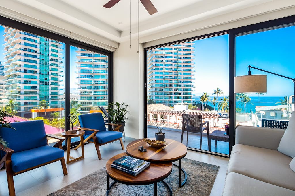 Phoya様　Terrace_co-vo ターコイズ ボタン留めソファ Portosanto 502 | 2 Bed Puerto Vallarta, Ja Condo | Vacasa