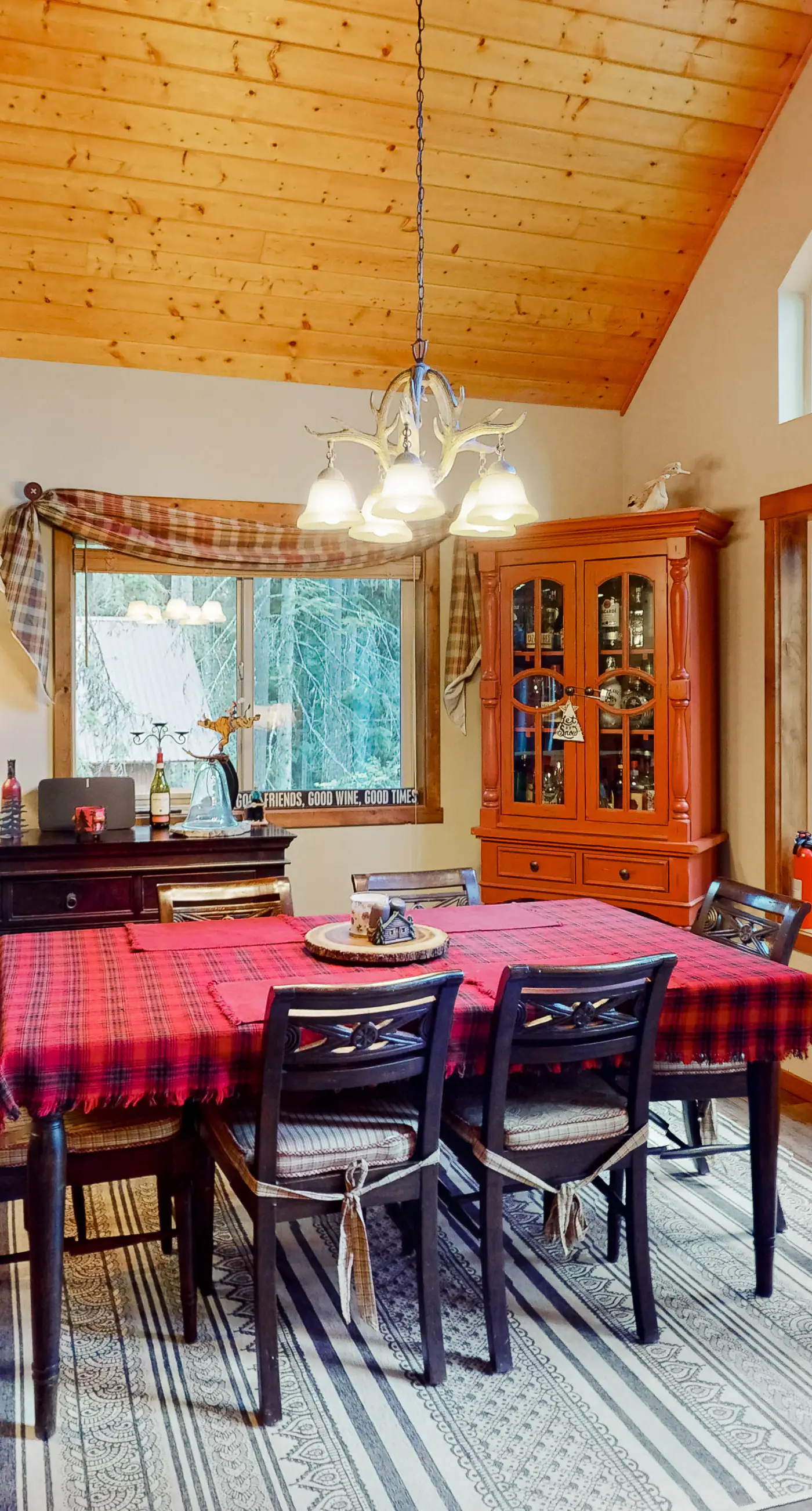 Pine-Loch Sun Retreat