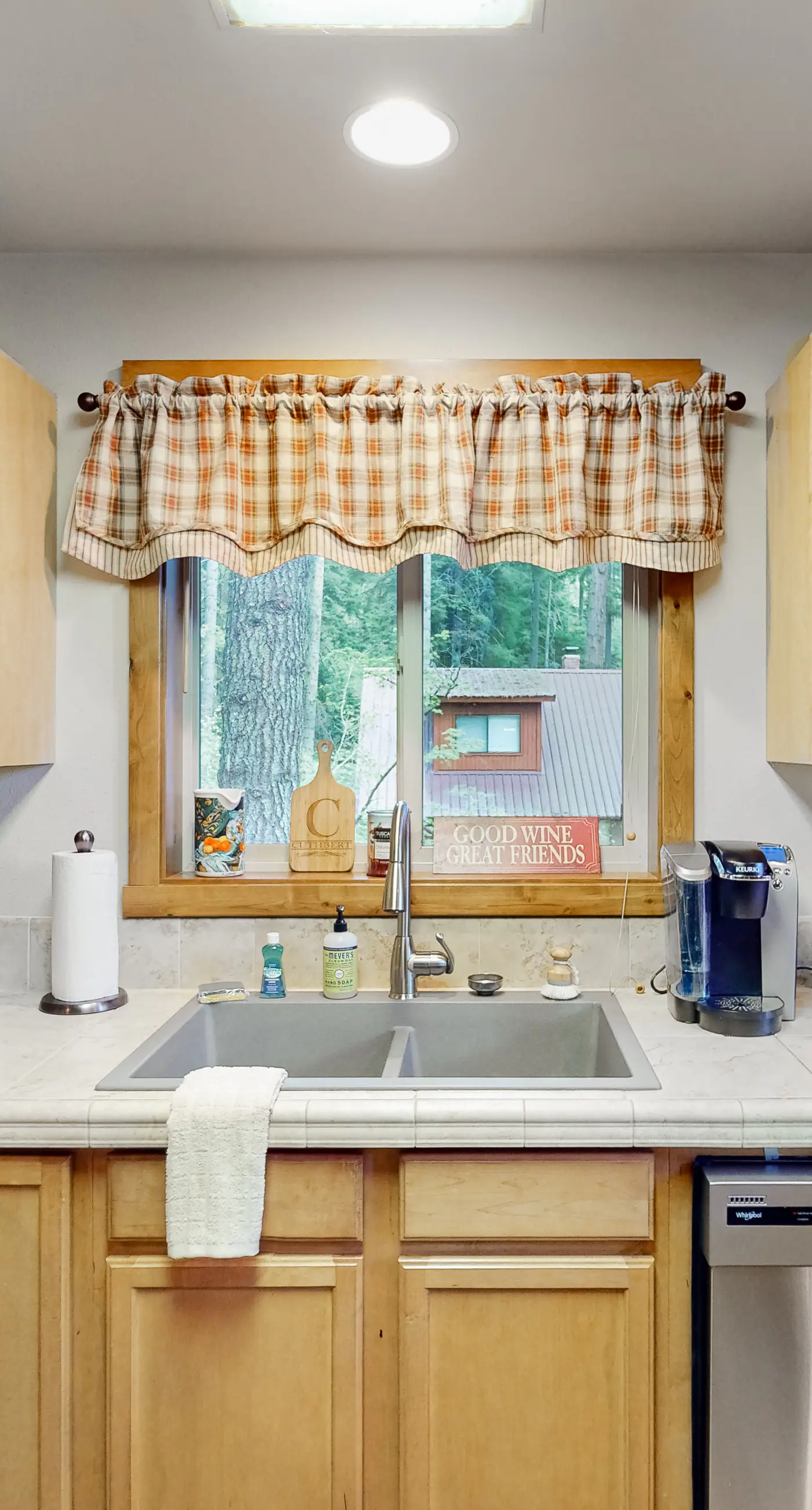 Pine-Loch Sun Retreat